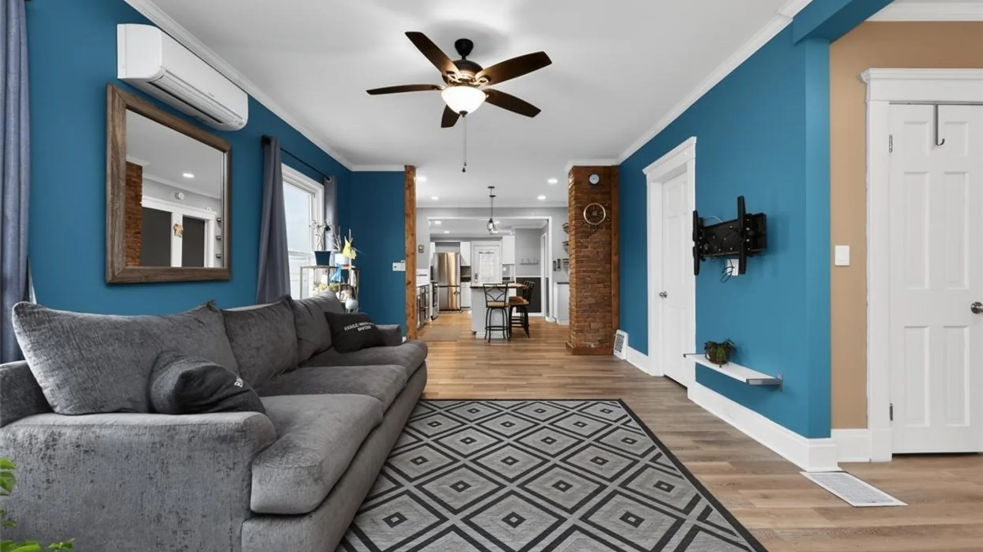 Property at 8726 Point Avenue, Niagara Falls, NY 14304 13