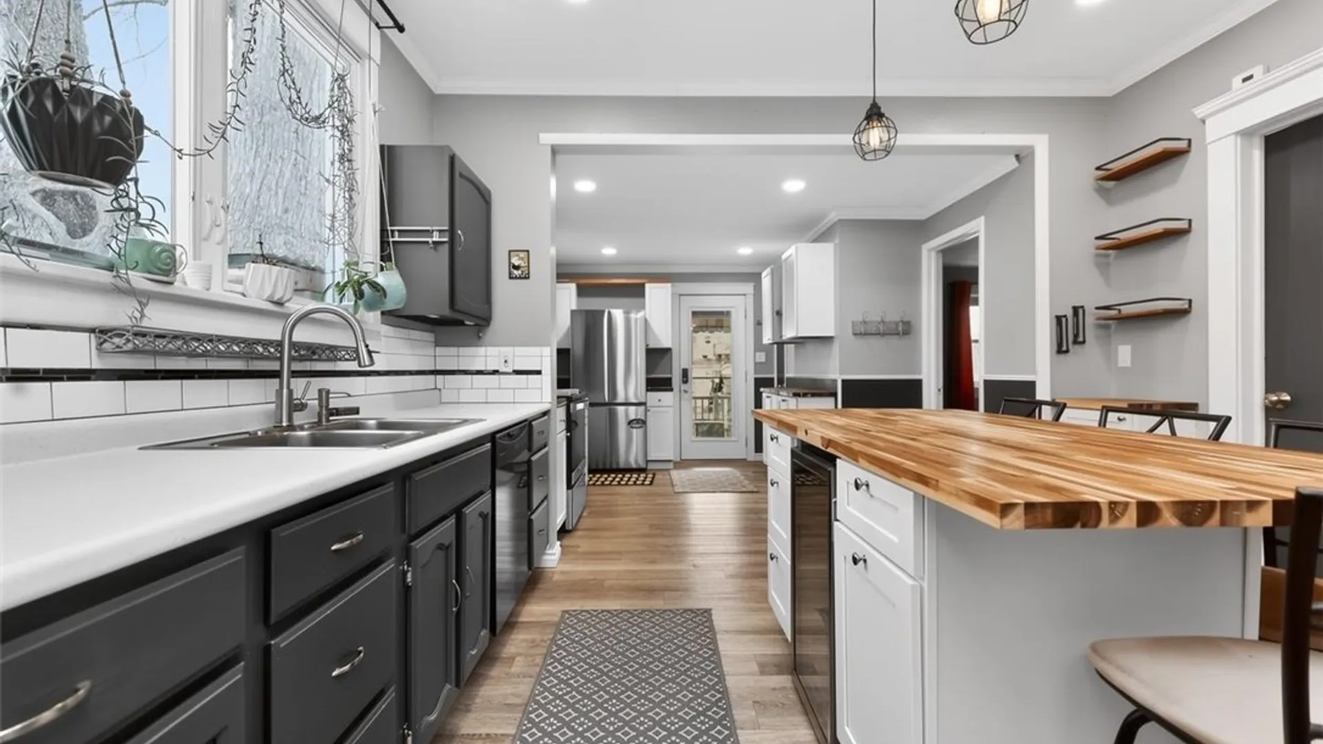 Property at 8726 Point Avenue, Niagara Falls, NY 14304 15