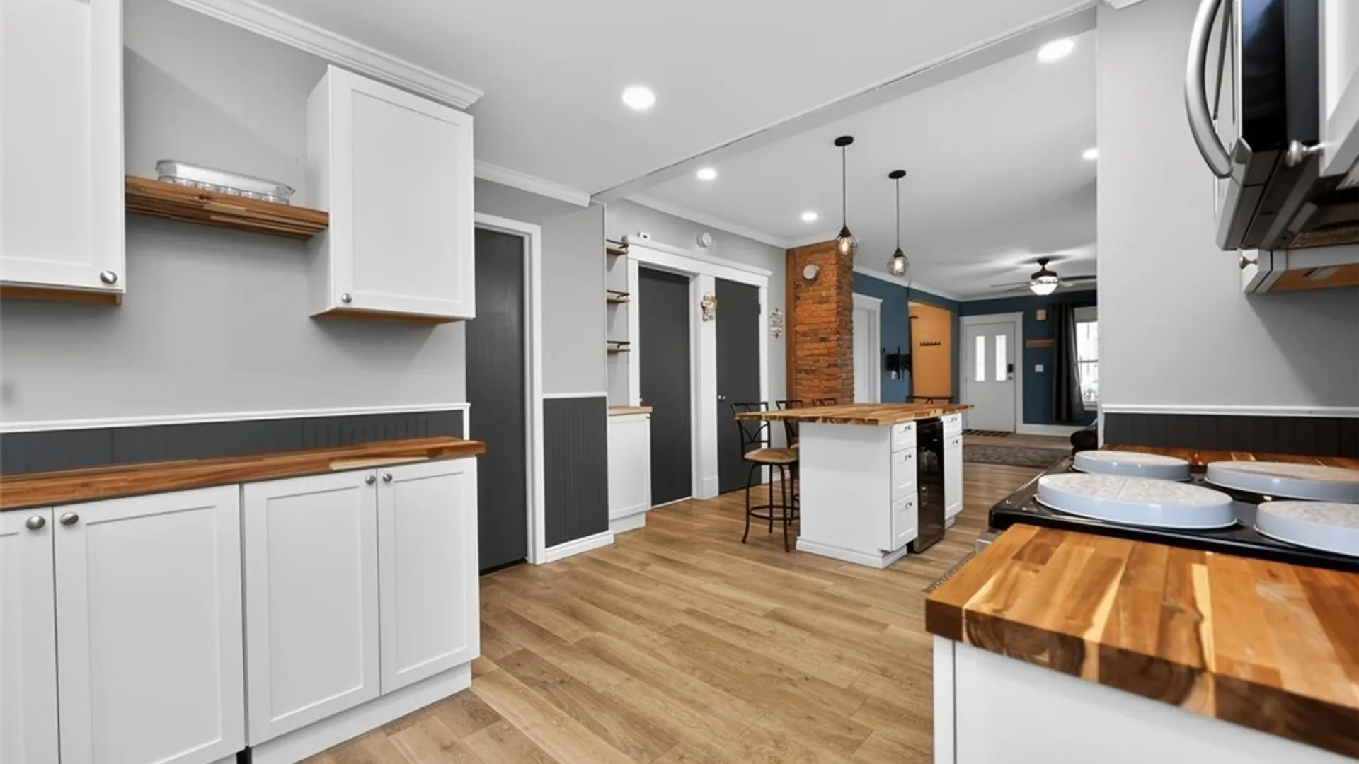 Property at 8726 Point Avenue, Niagara Falls, NY 14304 18