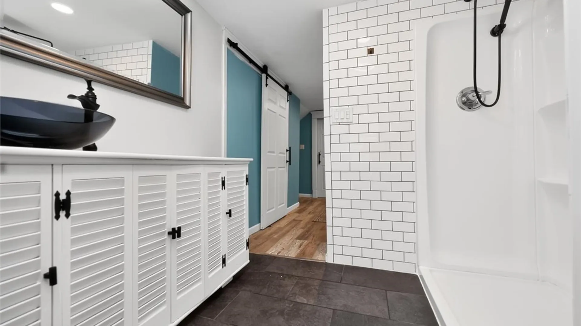 Property at 8726 Point Avenue, Niagara Falls, NY 14304 32