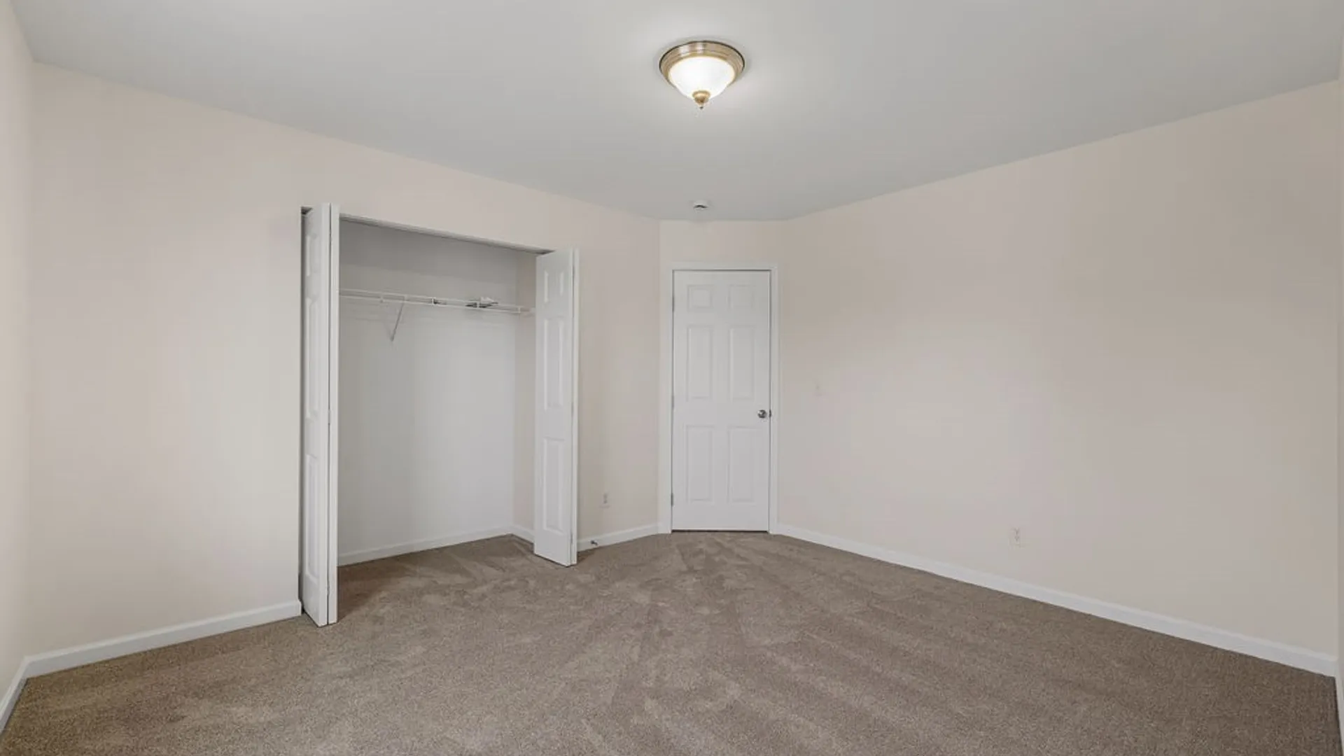 Property at 6083 Woodford Drive, Hamburg, NY 14085 21