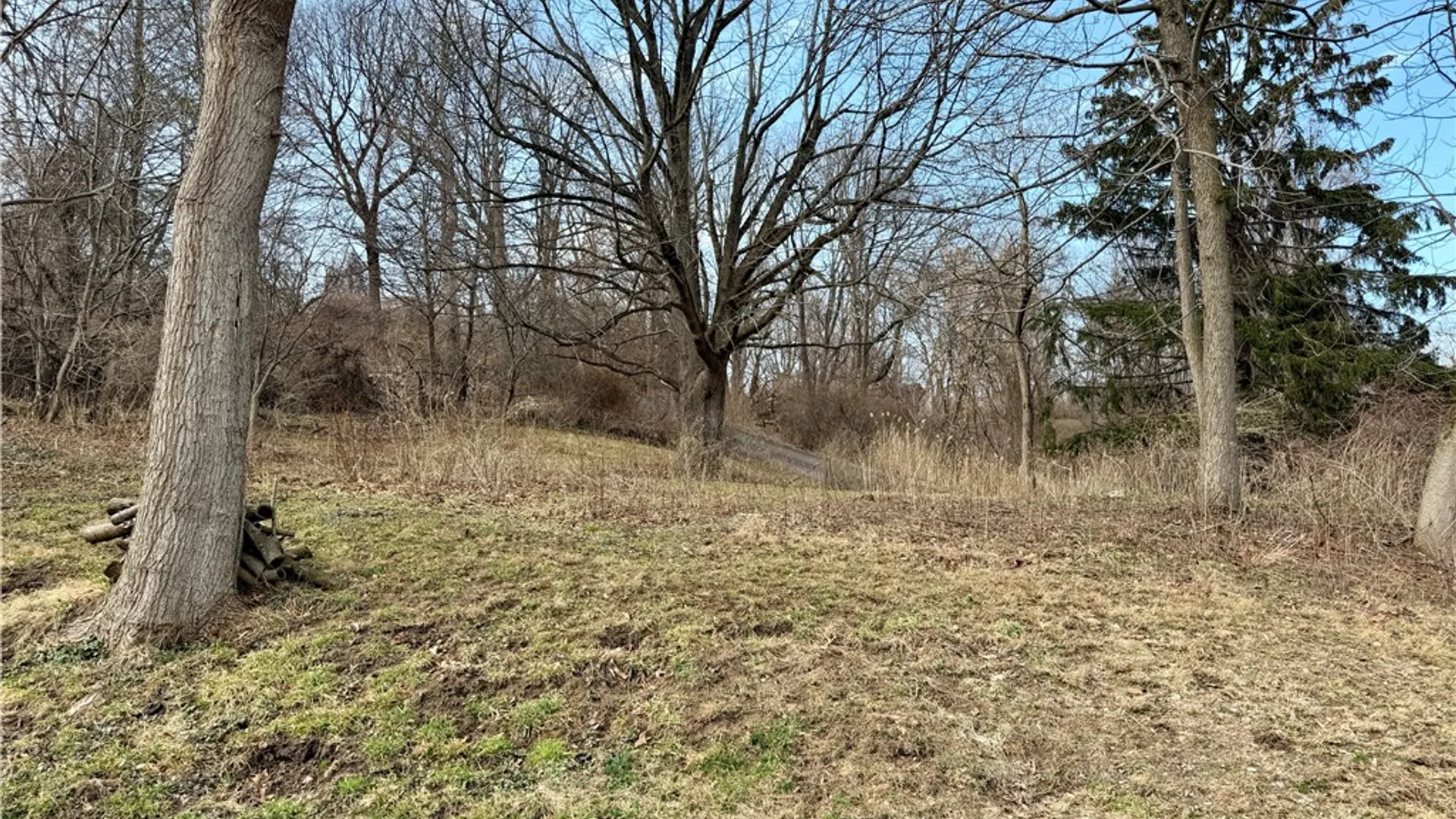 Property at 257 Cranbrooke Dr, Irondequoit, NY 14622 5