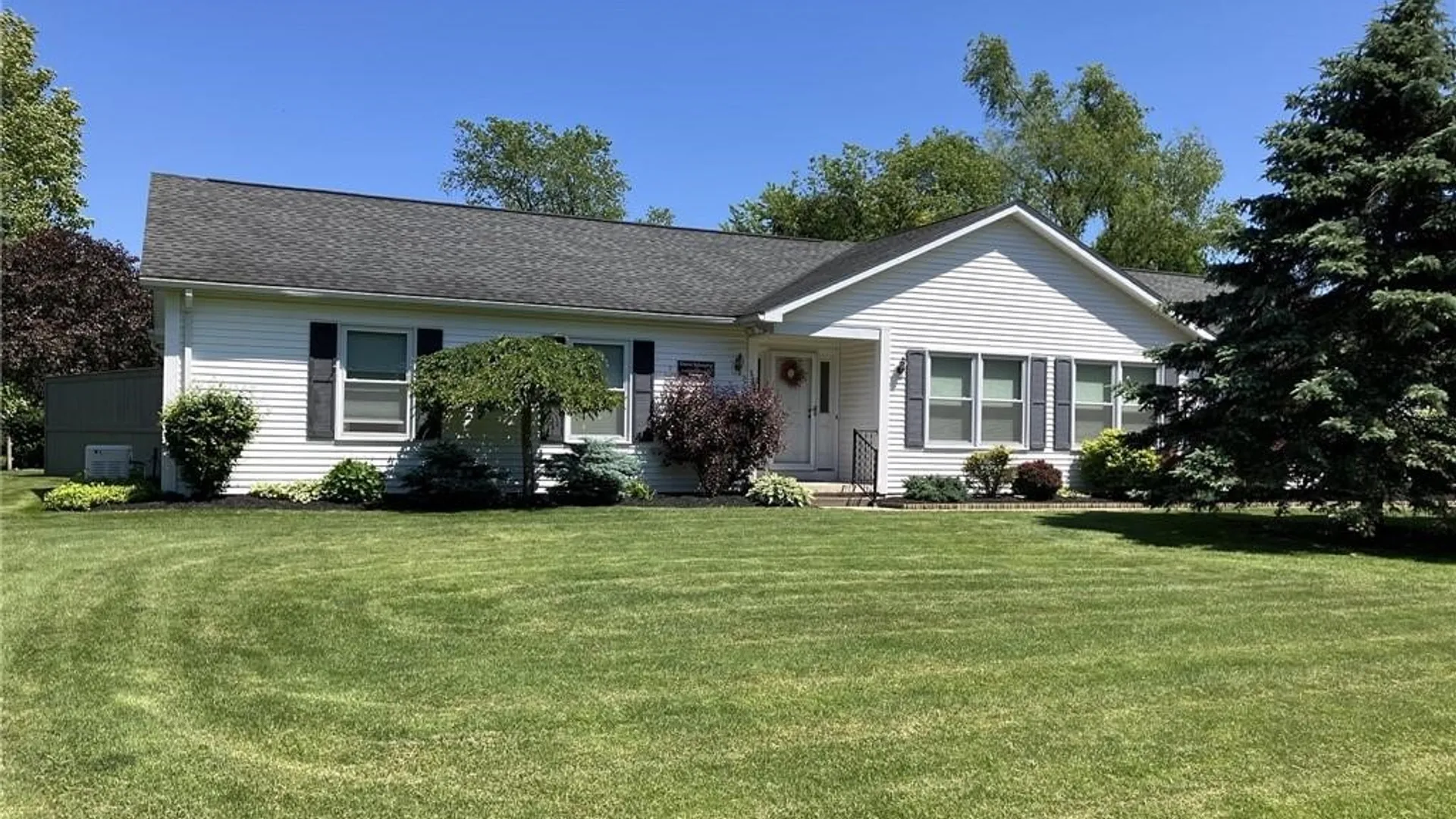 Property at 118 Eastview Drive, Shelby, NY 14103 2