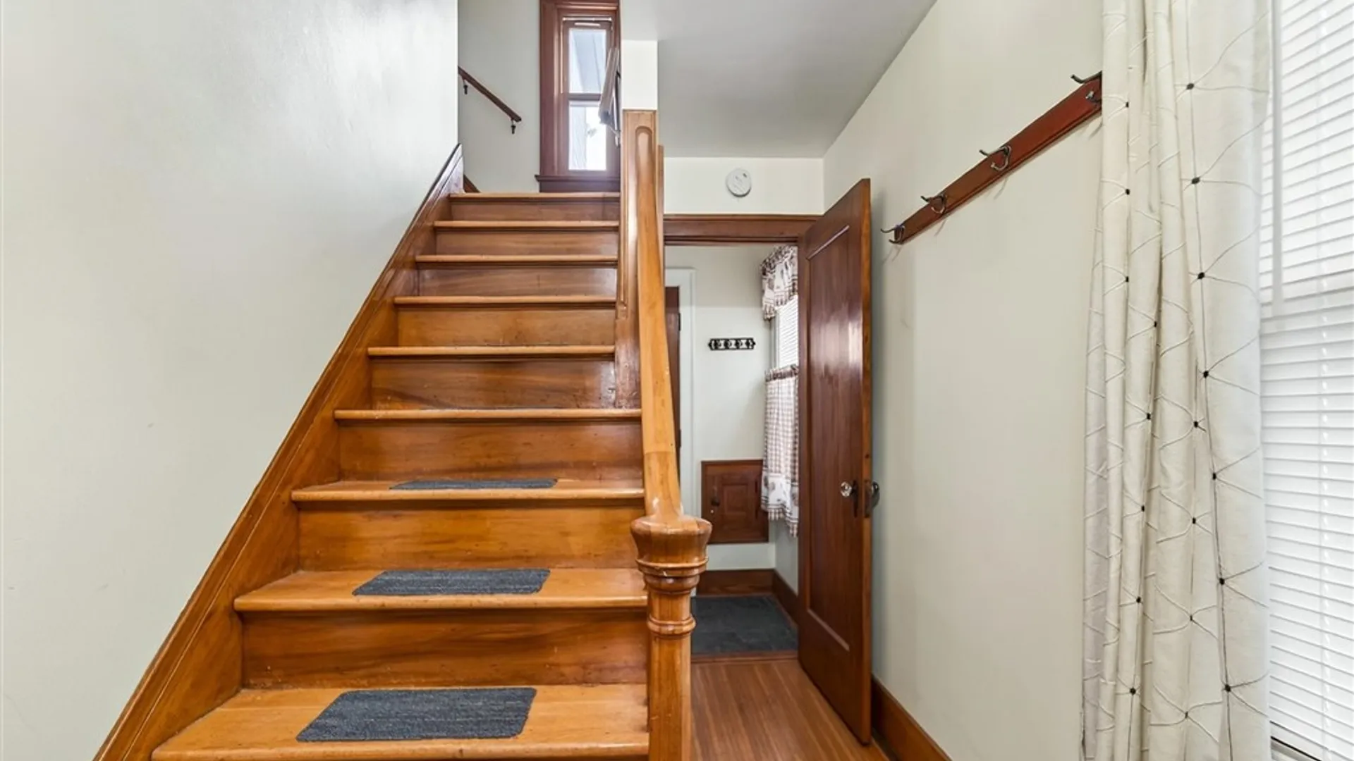 Property at 112 Maplehurst Road, Irondequoit, NY 14617 4