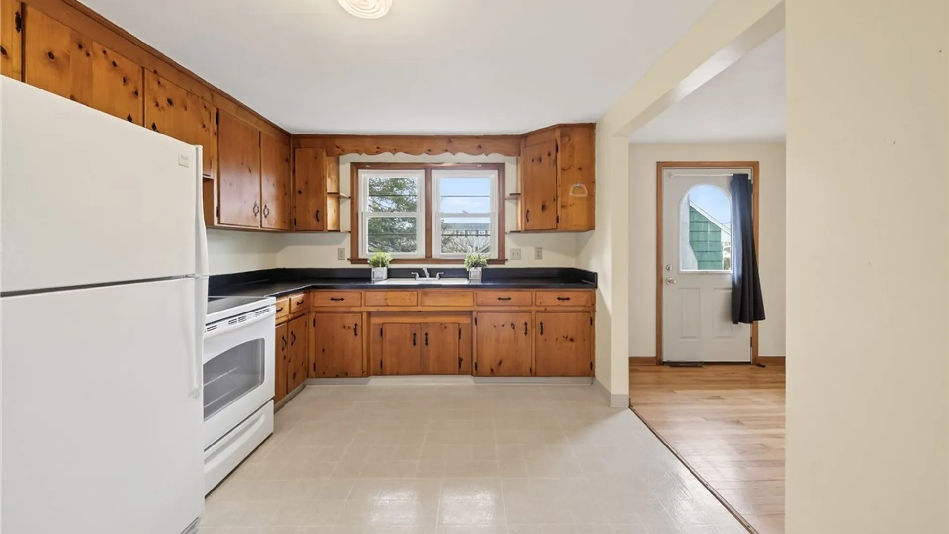 Property at 100 Stillwell Terrace, Manlius, NY 13057 5