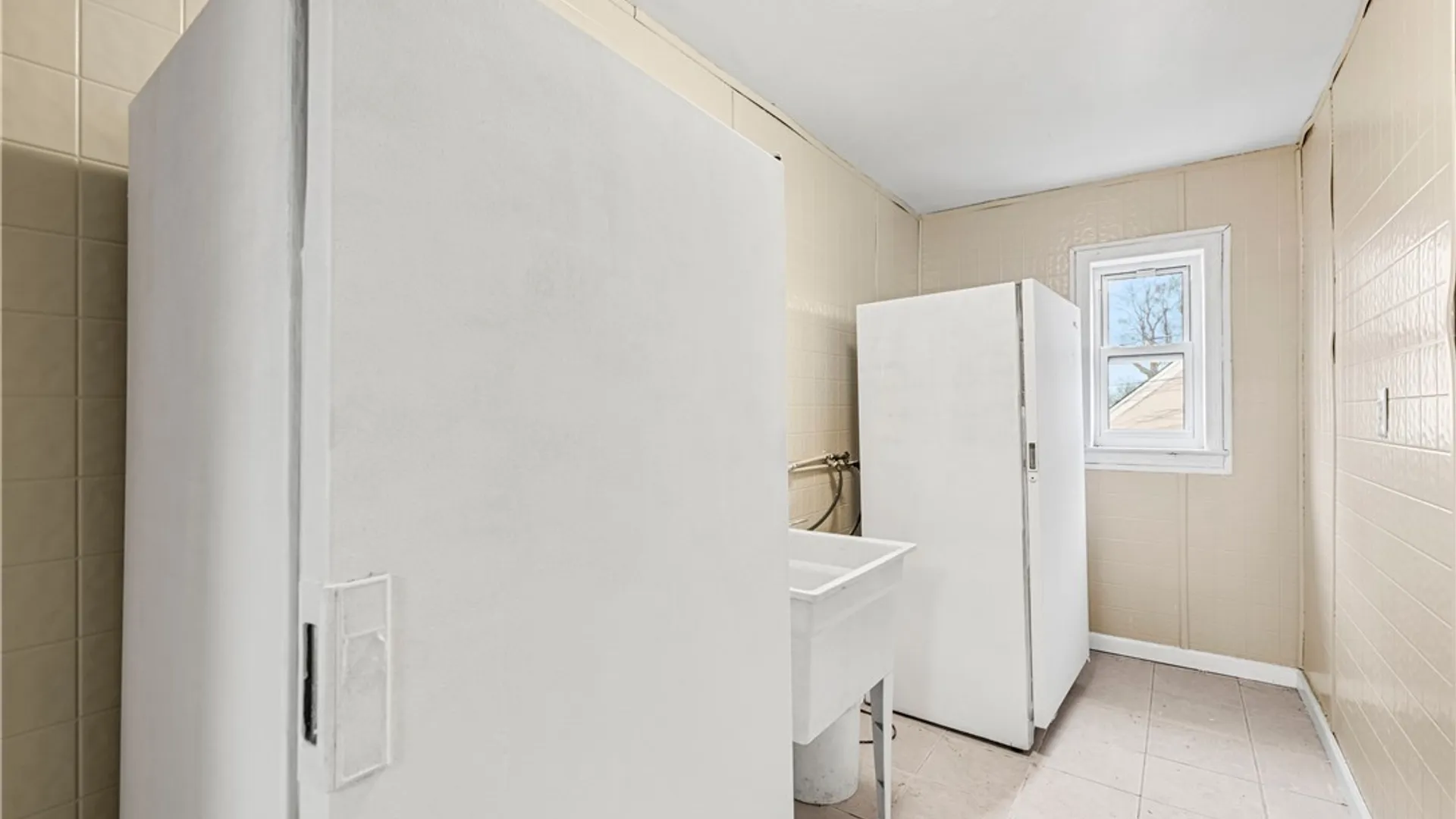 Property at 967 Kenmore Avenue, Tonawanda, NY 14217 23
