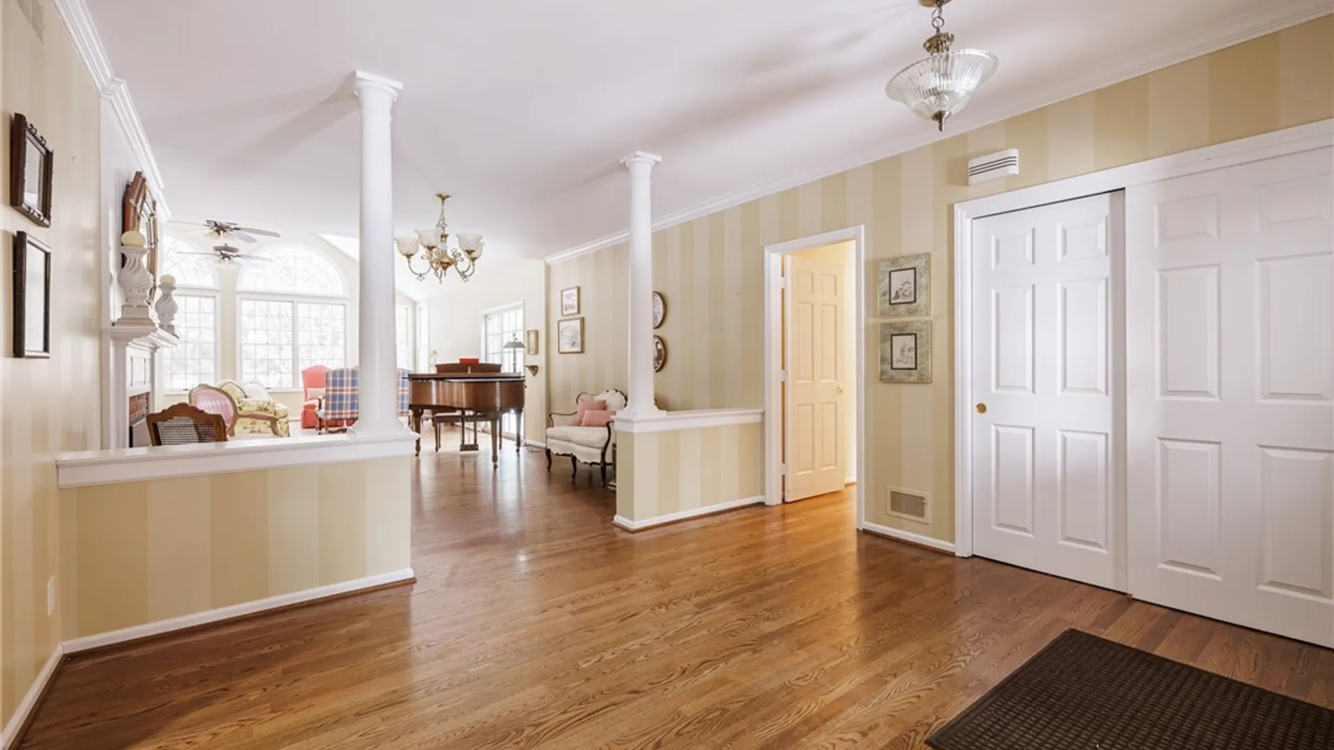 Property at 3 Prospect Hill Road, Pittsford, NY 14534 4