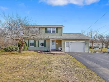 Property at 120 Brookview Lane, Salina, NY 13088