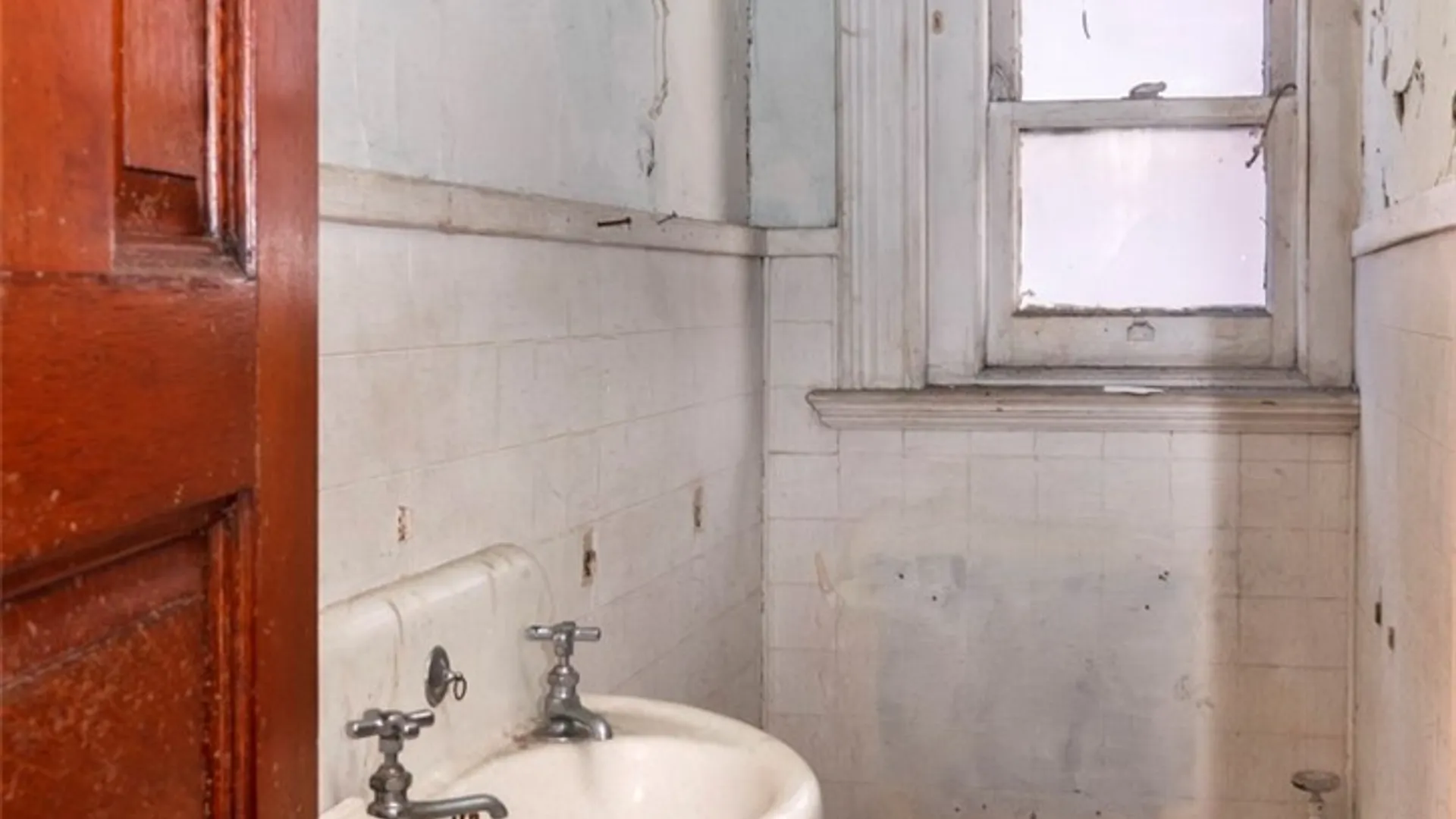 Property at 308 Adams Street, Buffalo, NY 14212 22