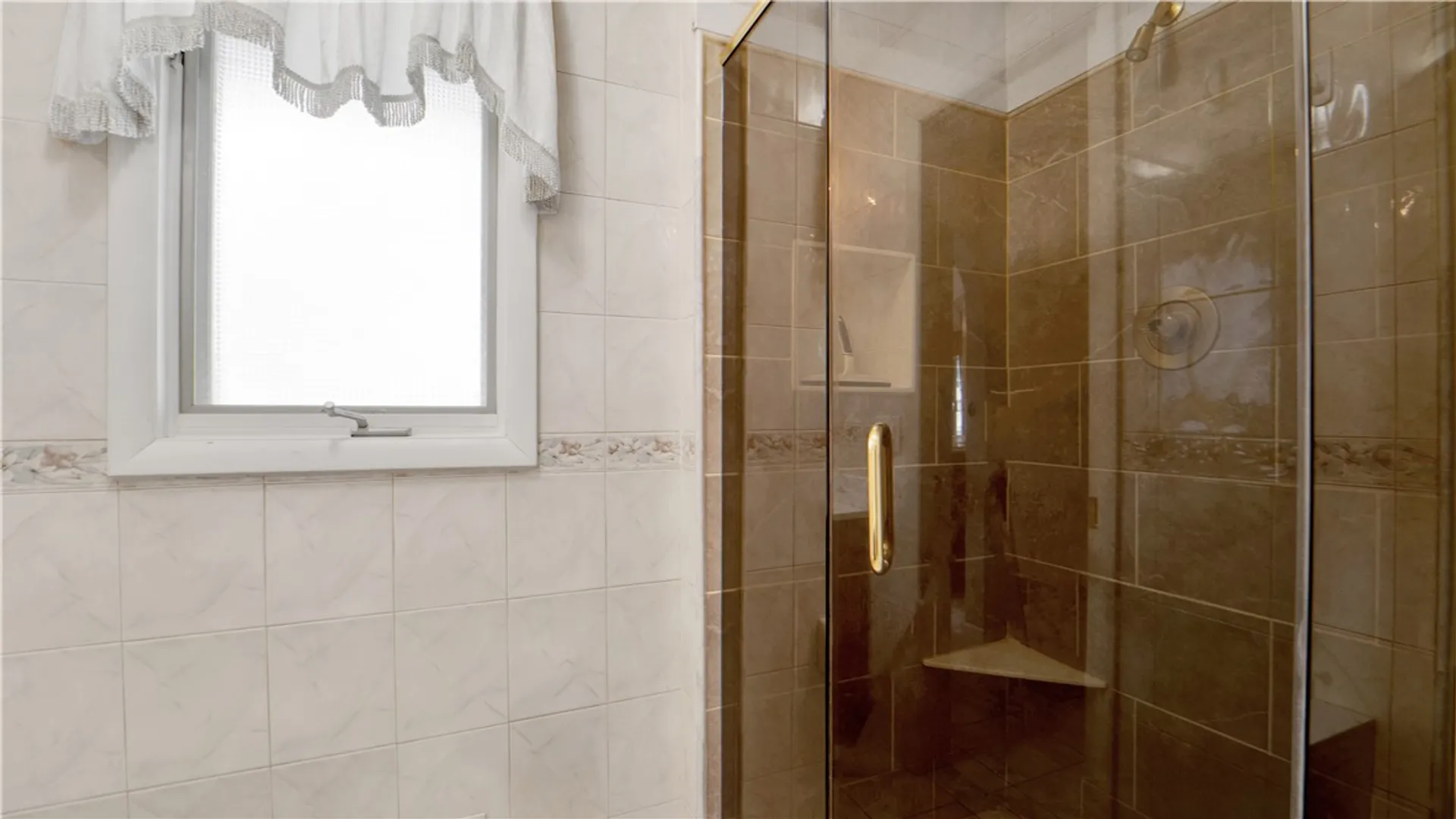 Property at 122 Pine Valley Drive, Greece, NY 14626 25