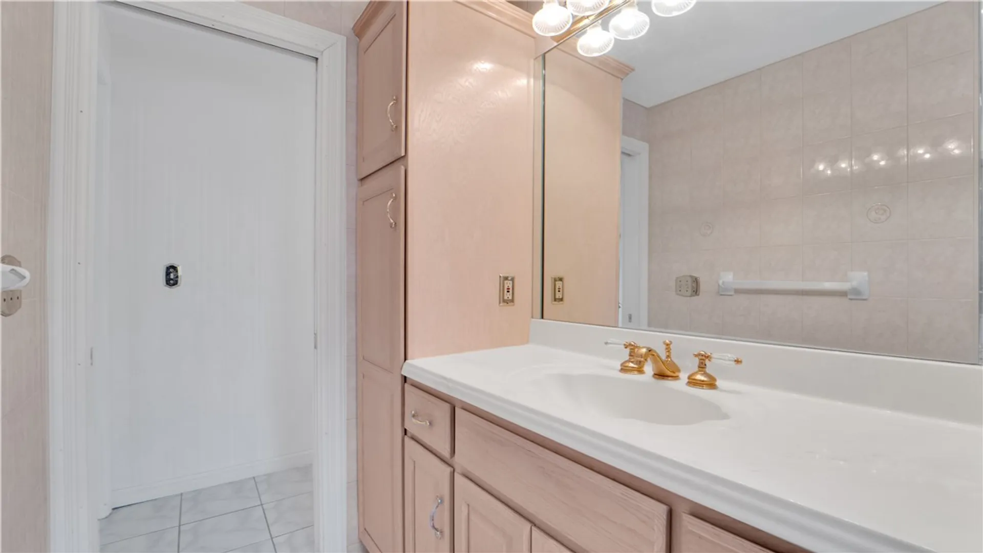 Property at 122 Pine Valley Drive, Greece, NY 14626 28