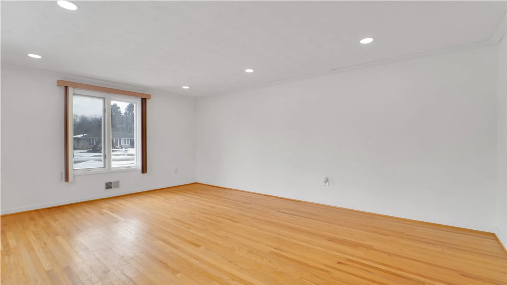 Property at 122 Pine Valley Drive, Greece, NY 14626 8