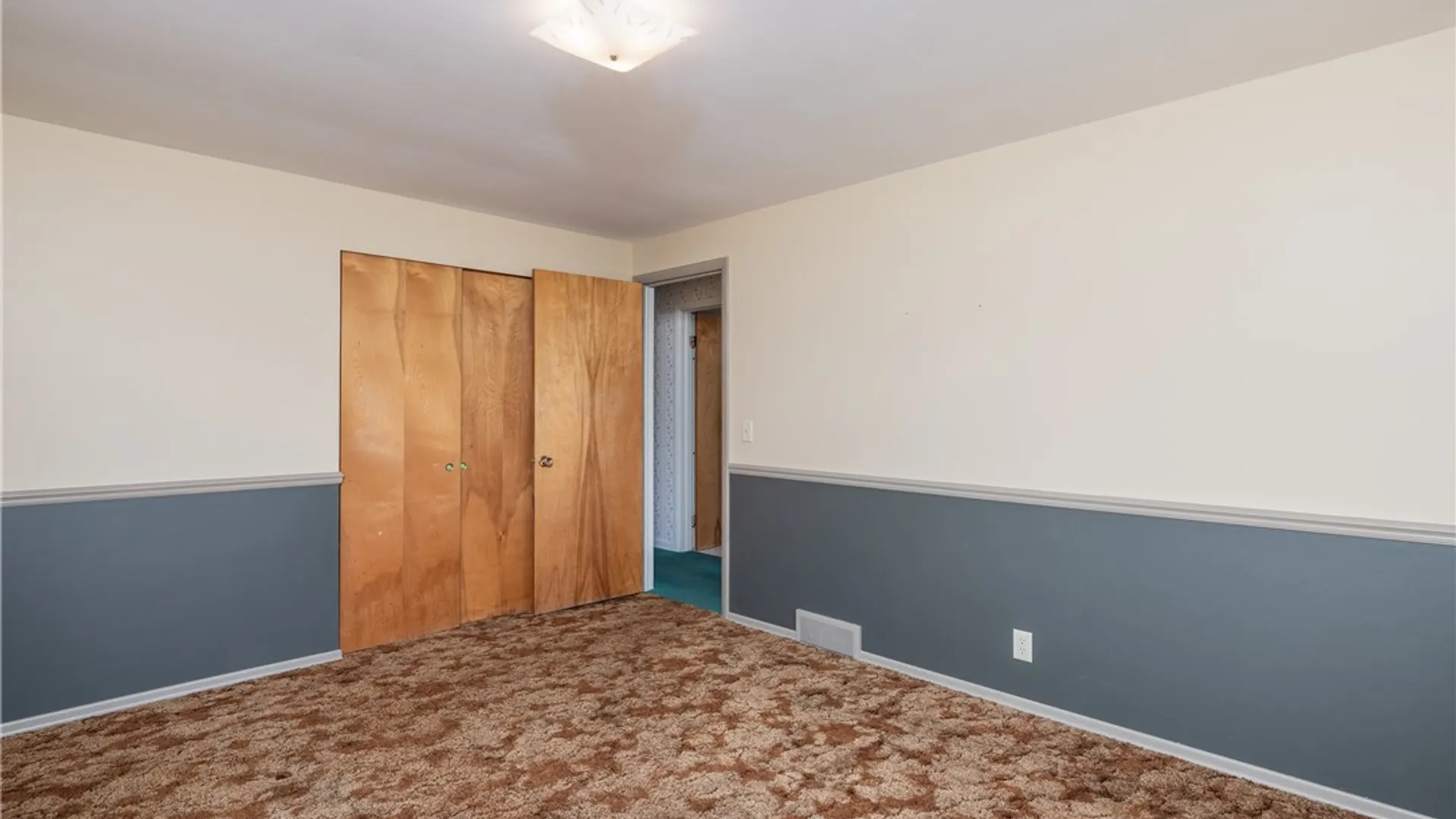 Property at 566 Black Walnut Drive, Greece, NY 14615 21