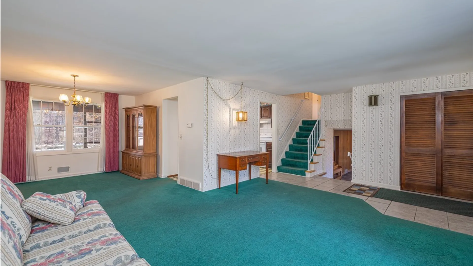 Property at 566 Black Walnut Drive, Greece, NY 14615 6