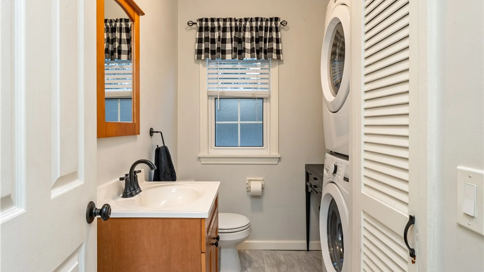 Property at 46 Country Lane, Penfield, NY 14526 17