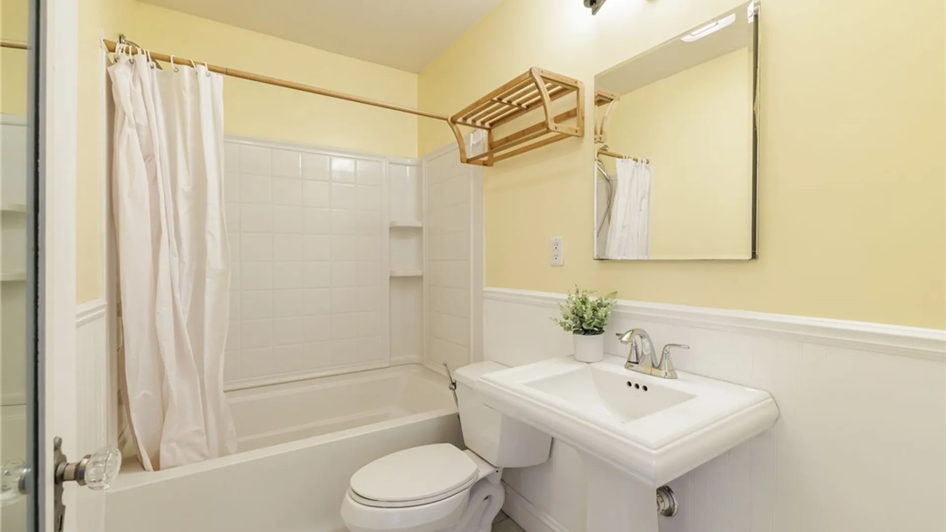 Property at 112 Arvine Heights, Rochester, NY 14611 12