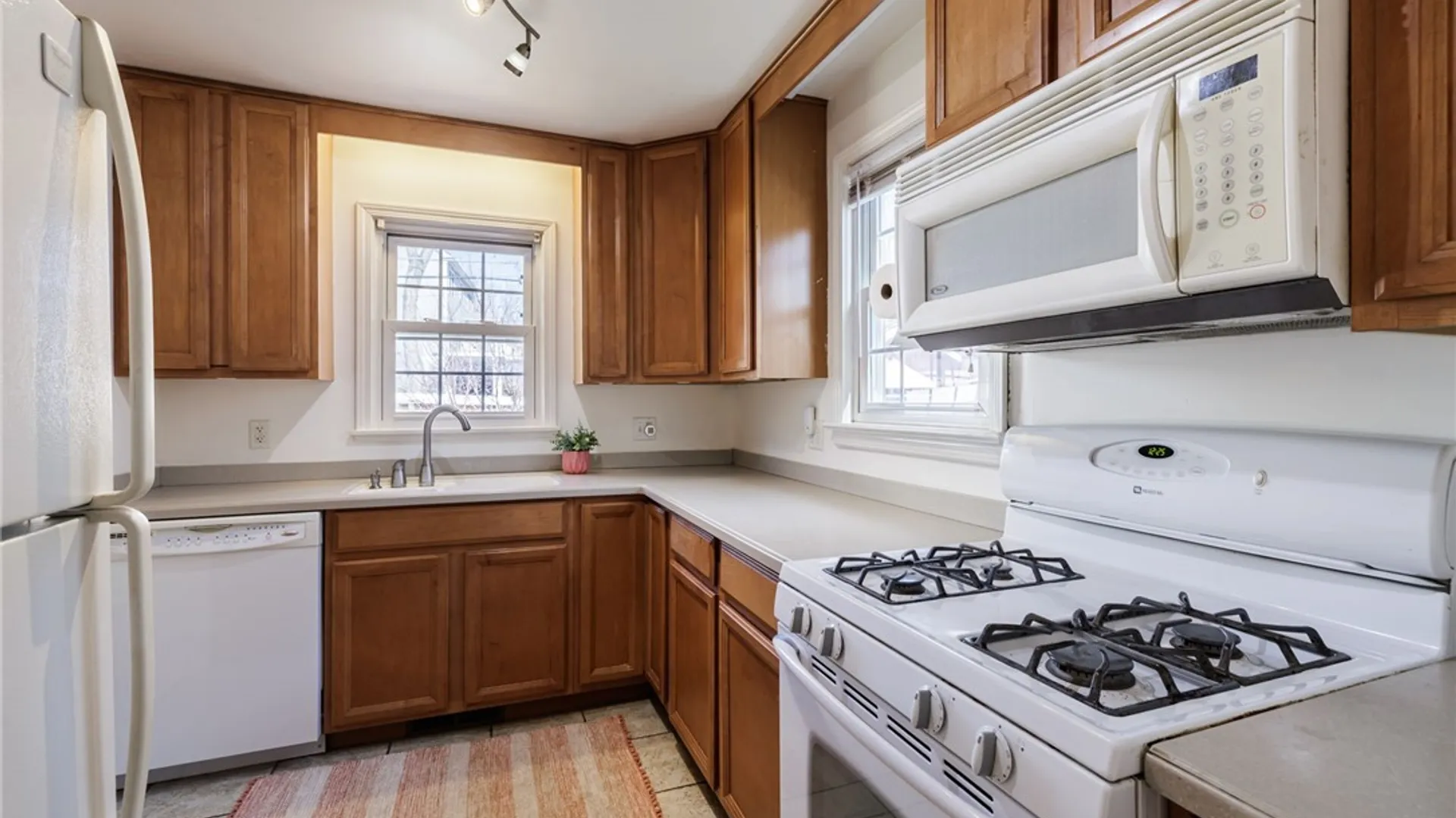 Property at 112 Arvine Heights, Rochester, NY 14611 8