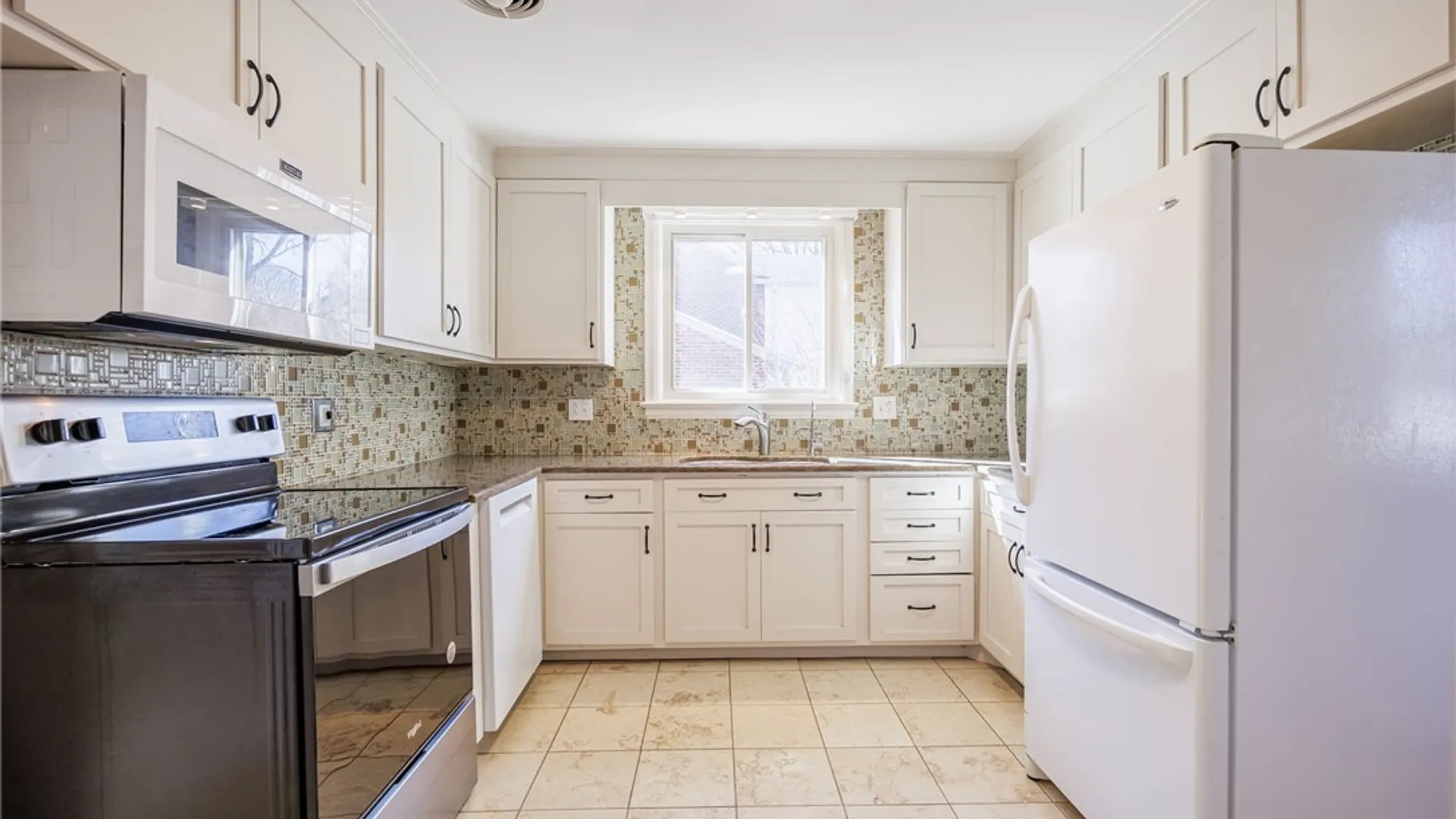 Property at 193 Georgian Court Road, Brighton, NY 14610 17