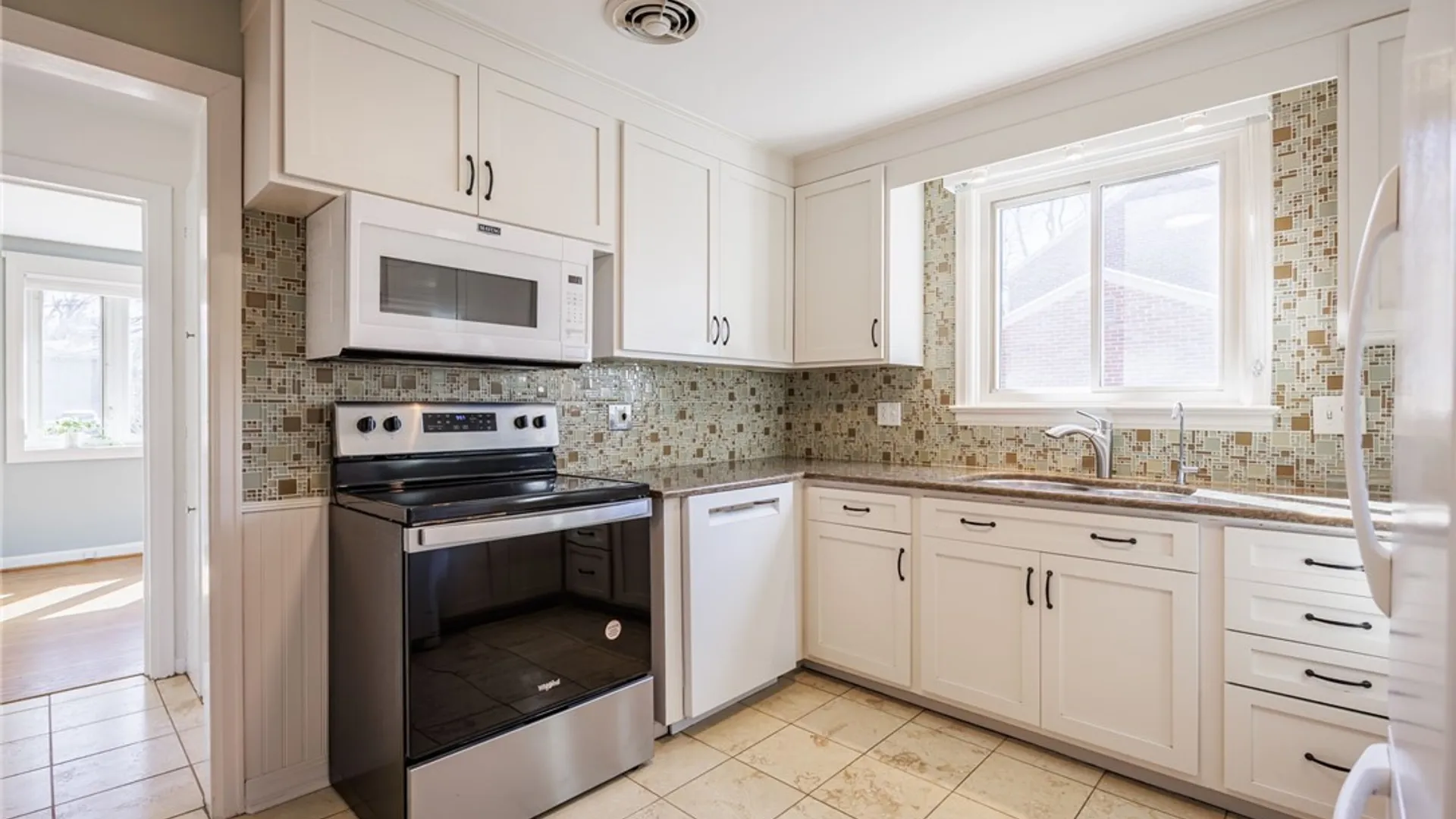 Property at 193 Georgian Court Road, Brighton, NY 14610 18