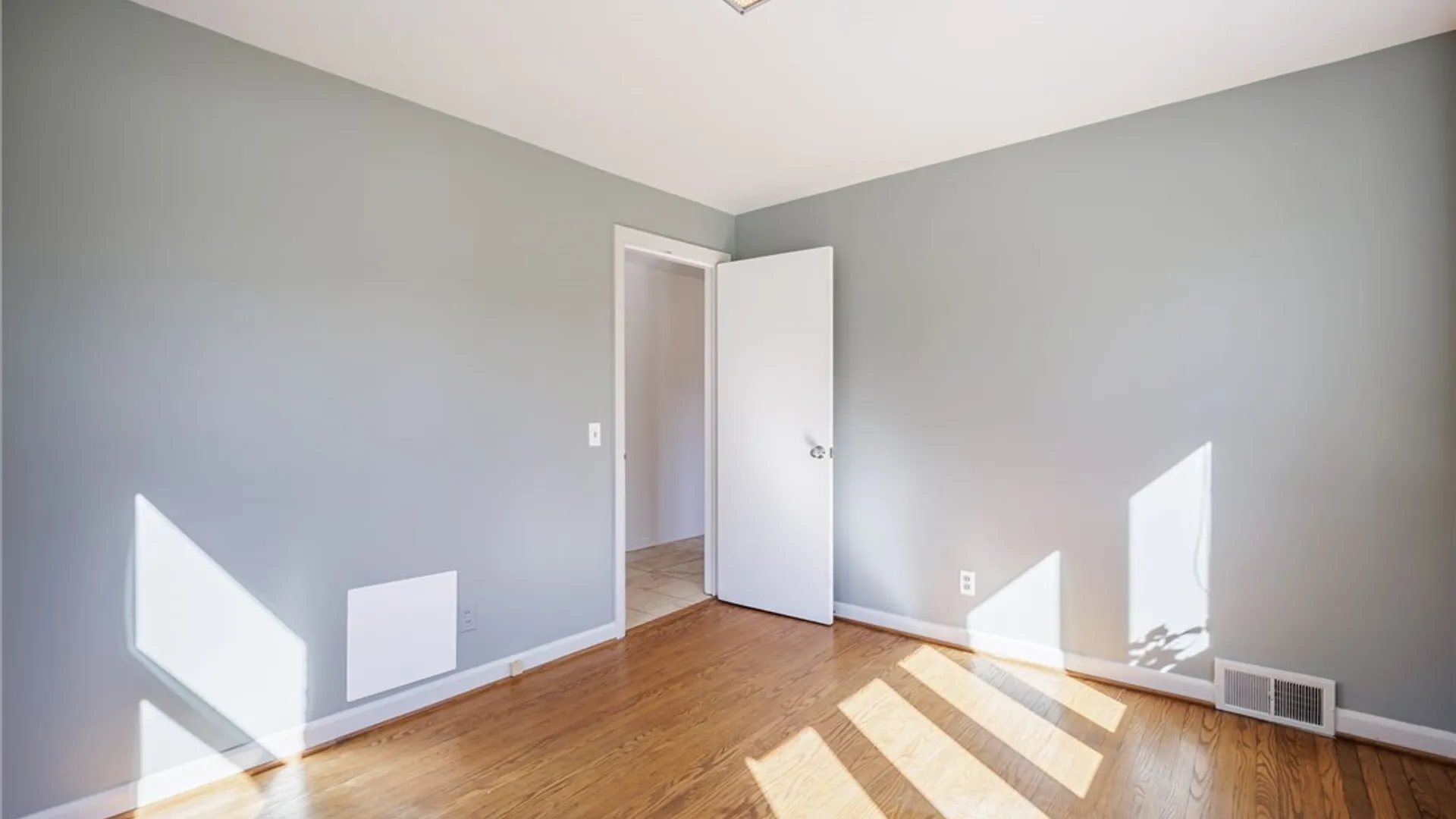 Property at 193 Georgian Court Road, Brighton, NY 14610 23