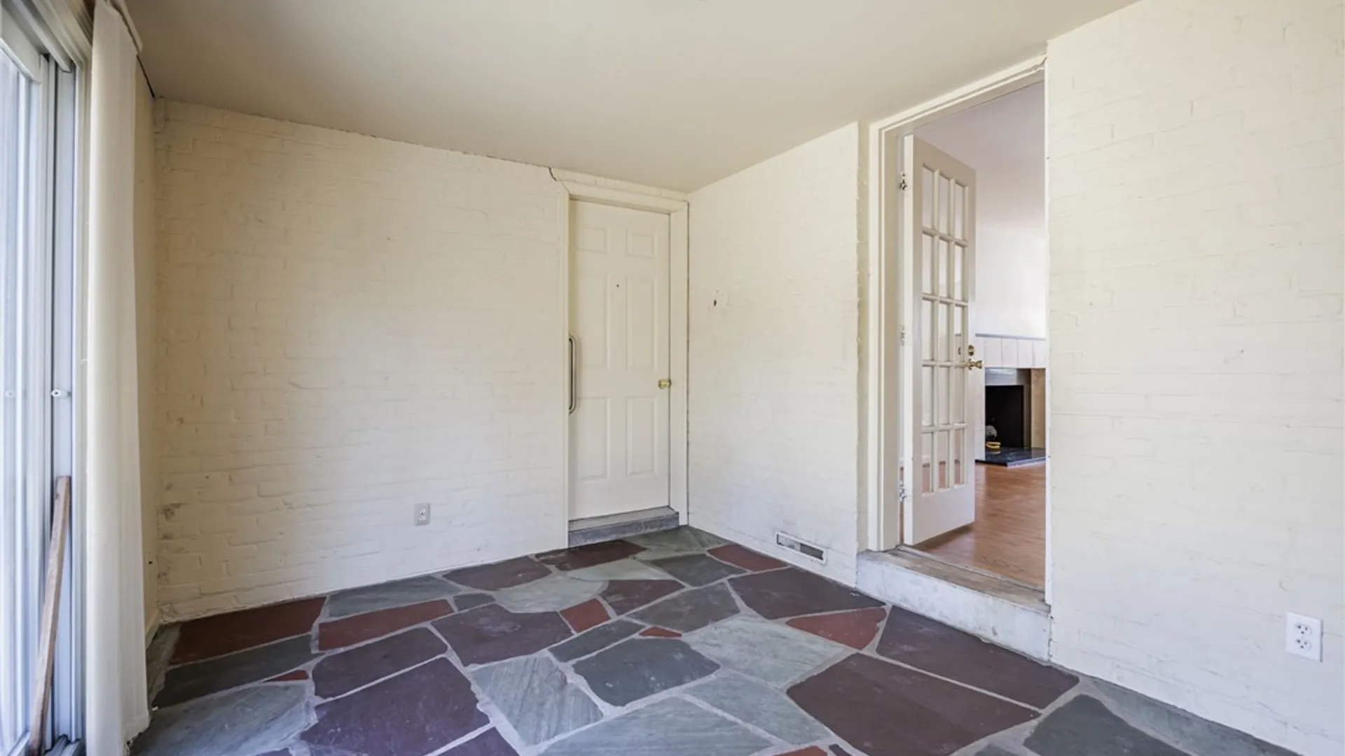 Property at 193 Georgian Court Road, Brighton, NY 14610 25