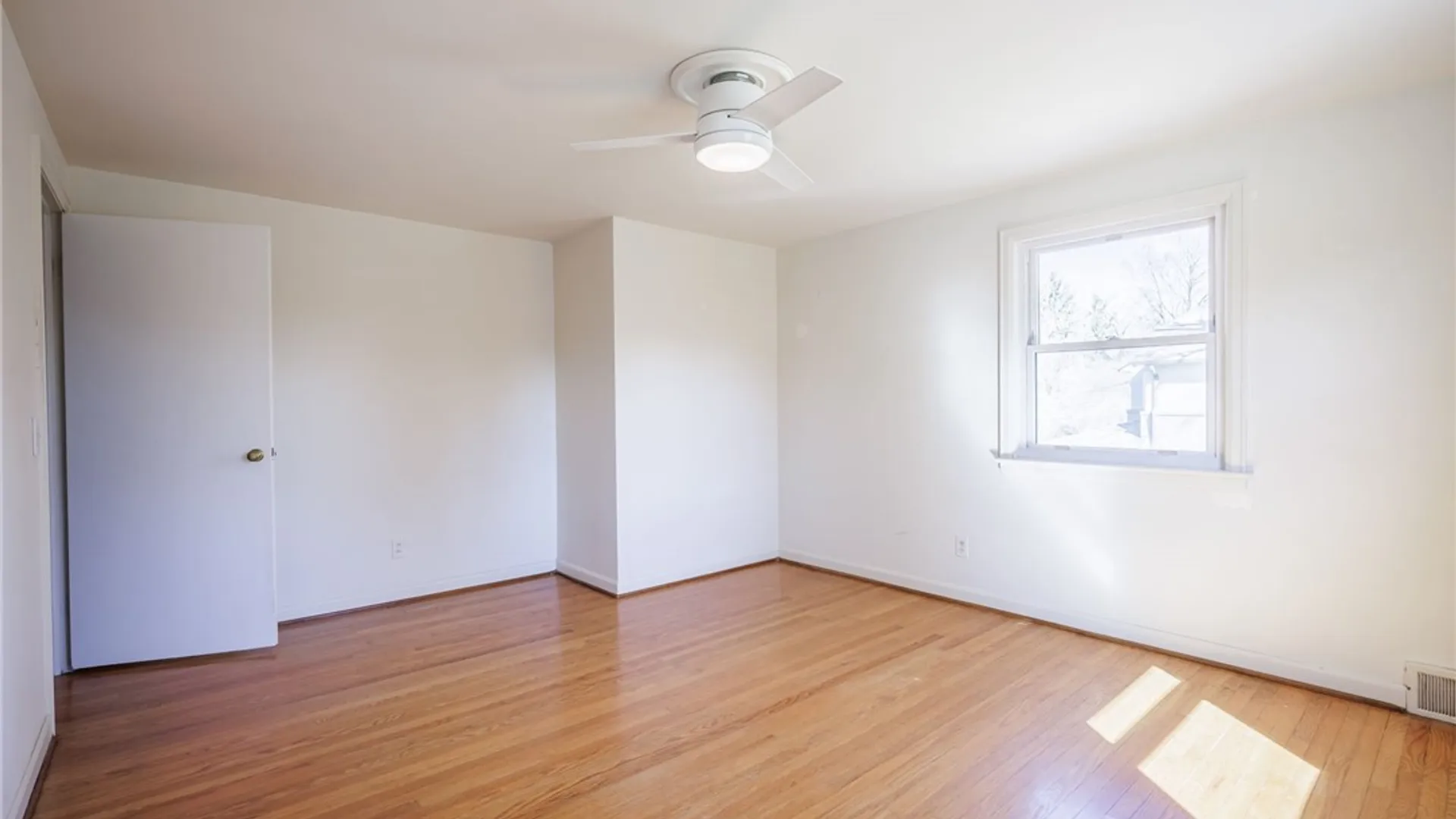 Property at 193 Georgian Court Road, Brighton, NY 14610 34