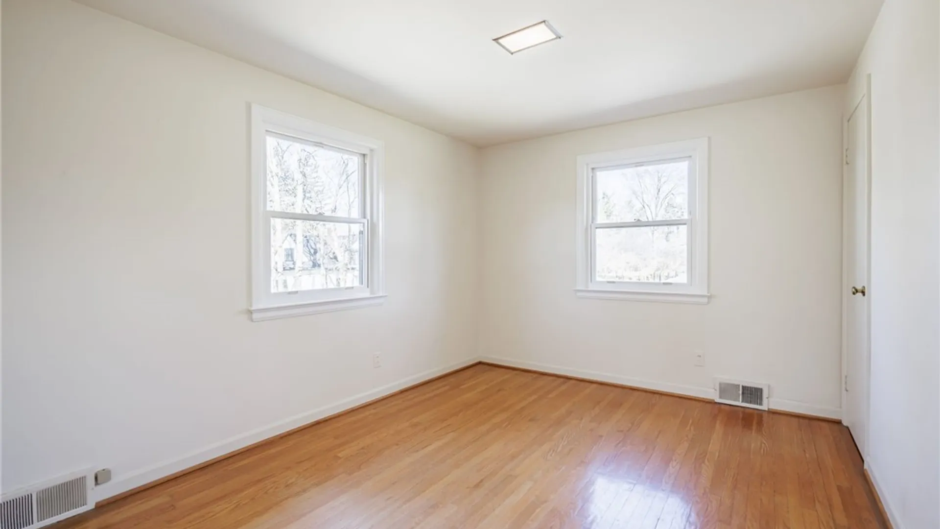 Property at 193 Georgian Court Road, Brighton, NY 14610 37