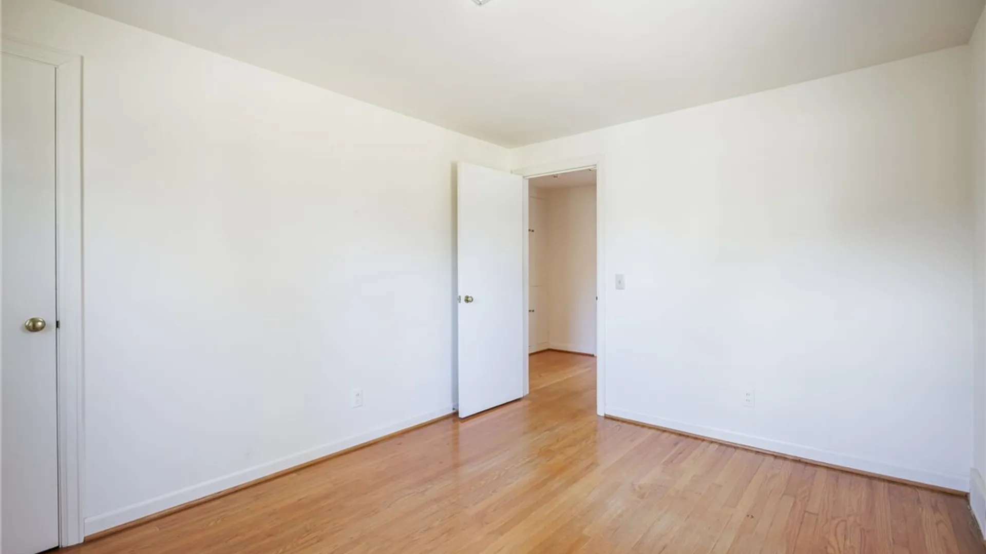 Property at 193 Georgian Court Road, Brighton, NY 14610 38