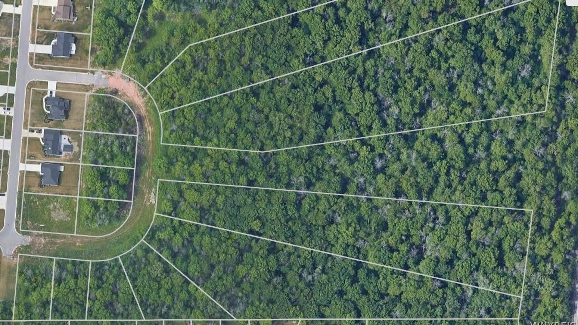 Property at 588 Oak Run Drive, Lewiston, NY 14092 2