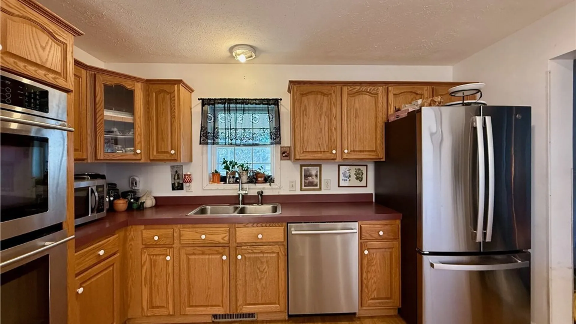 Property at 6969 Nash Road, Wheatfield, NY 14120 8
