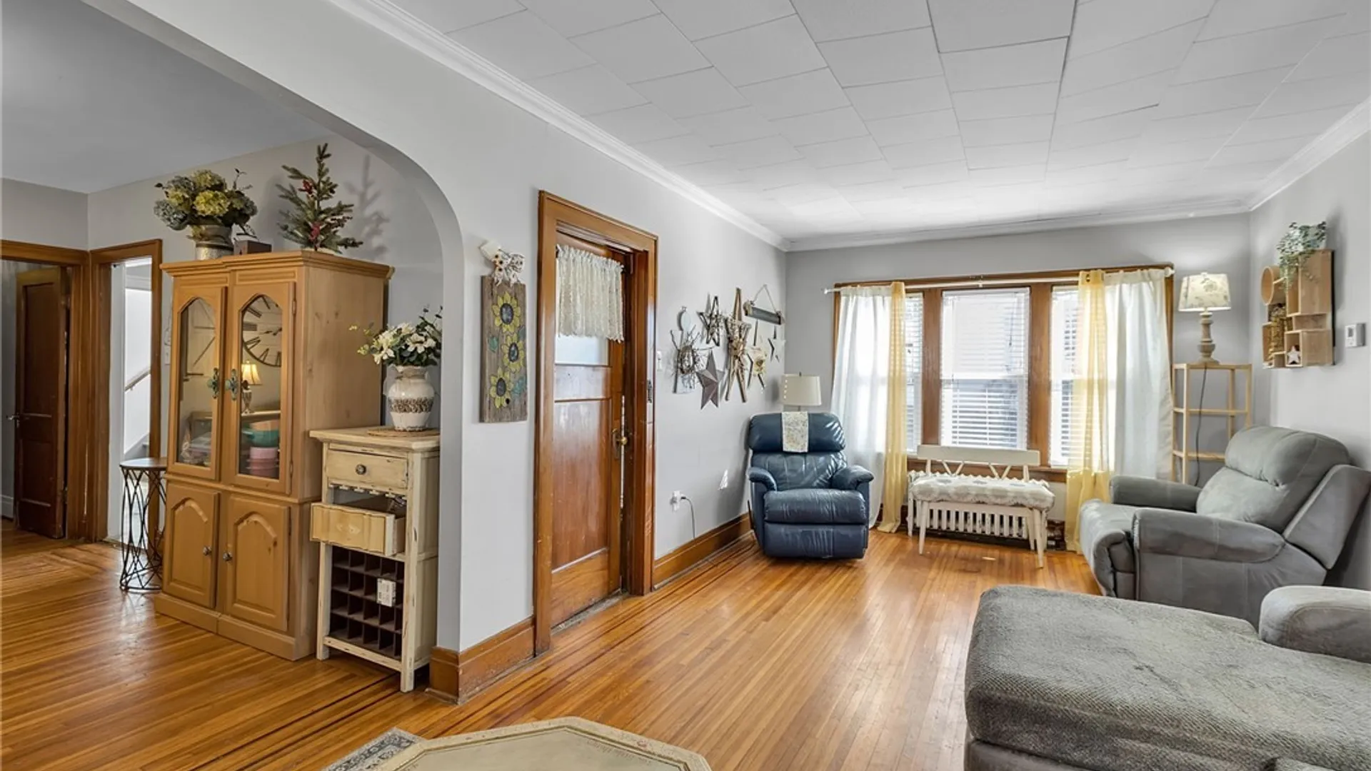 Property at 1088 Parkside Avenue, Buffalo, NY 14214 6