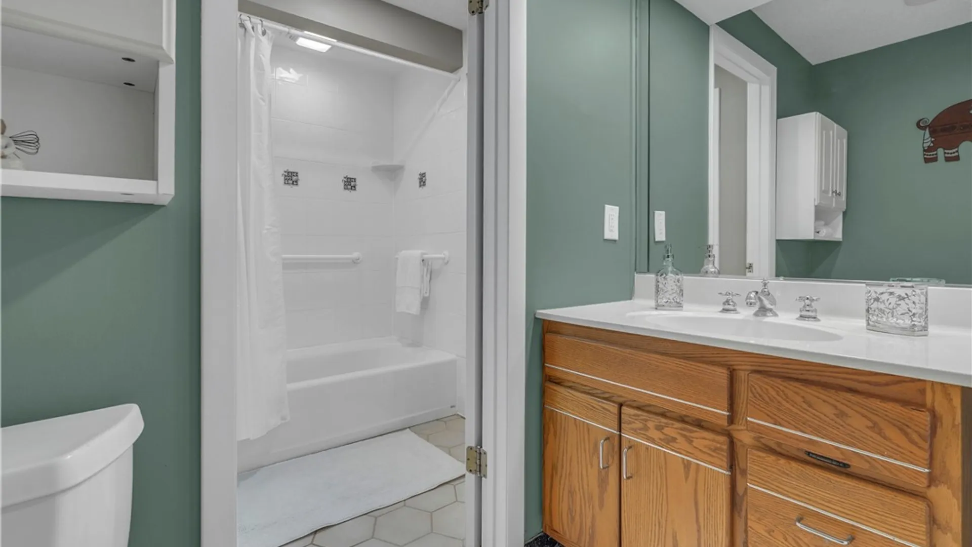 Property at 1011 Westage At The Harbor, Irondequoit, NY 14617 22