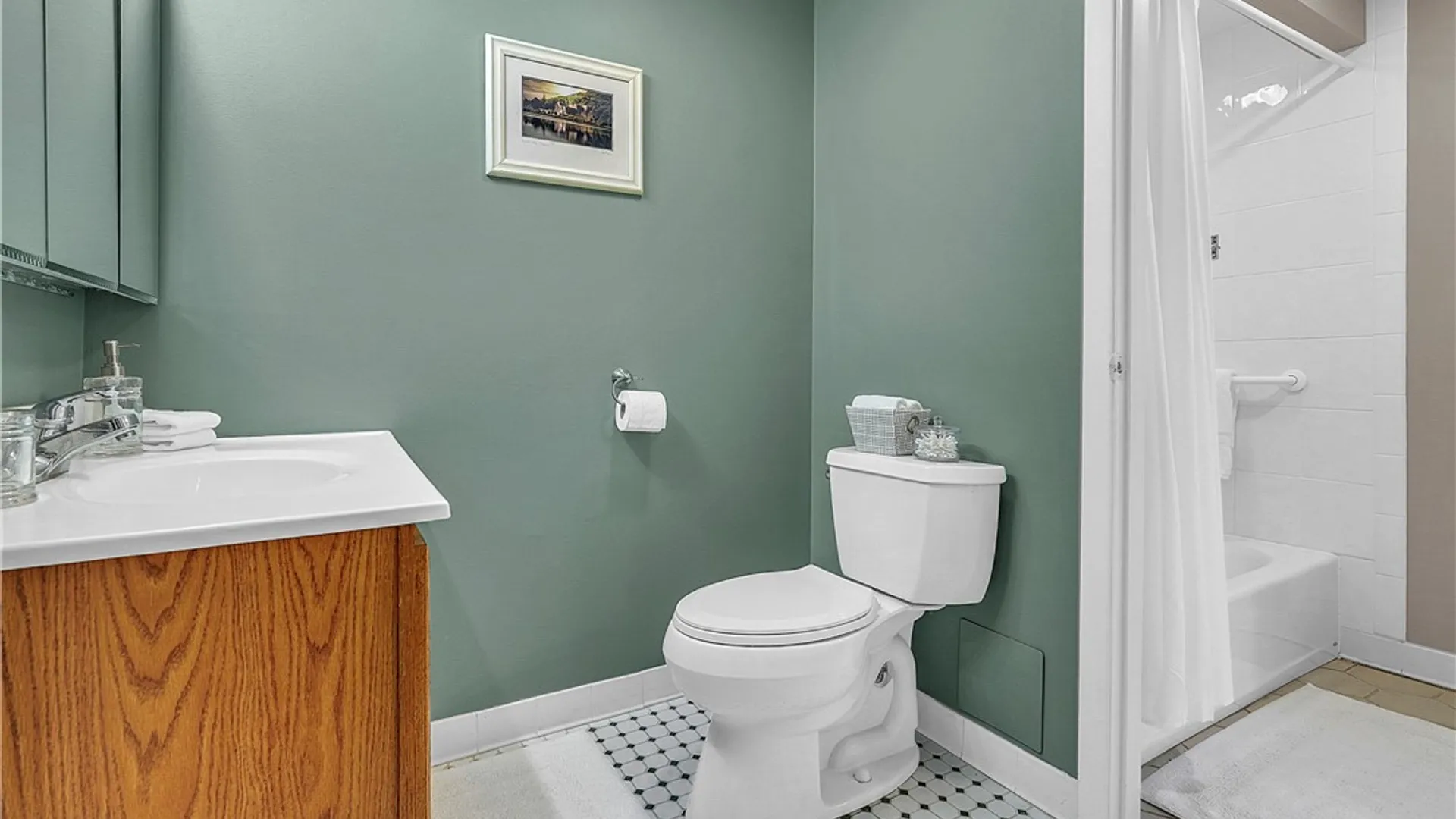 Property at 1011 Westage At The Harbor, Irondequoit, NY 14617 24