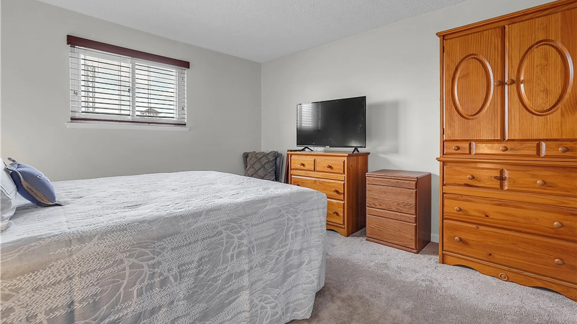Property at 1011 Westage At The Harbor, Irondequoit, NY 14617 27
