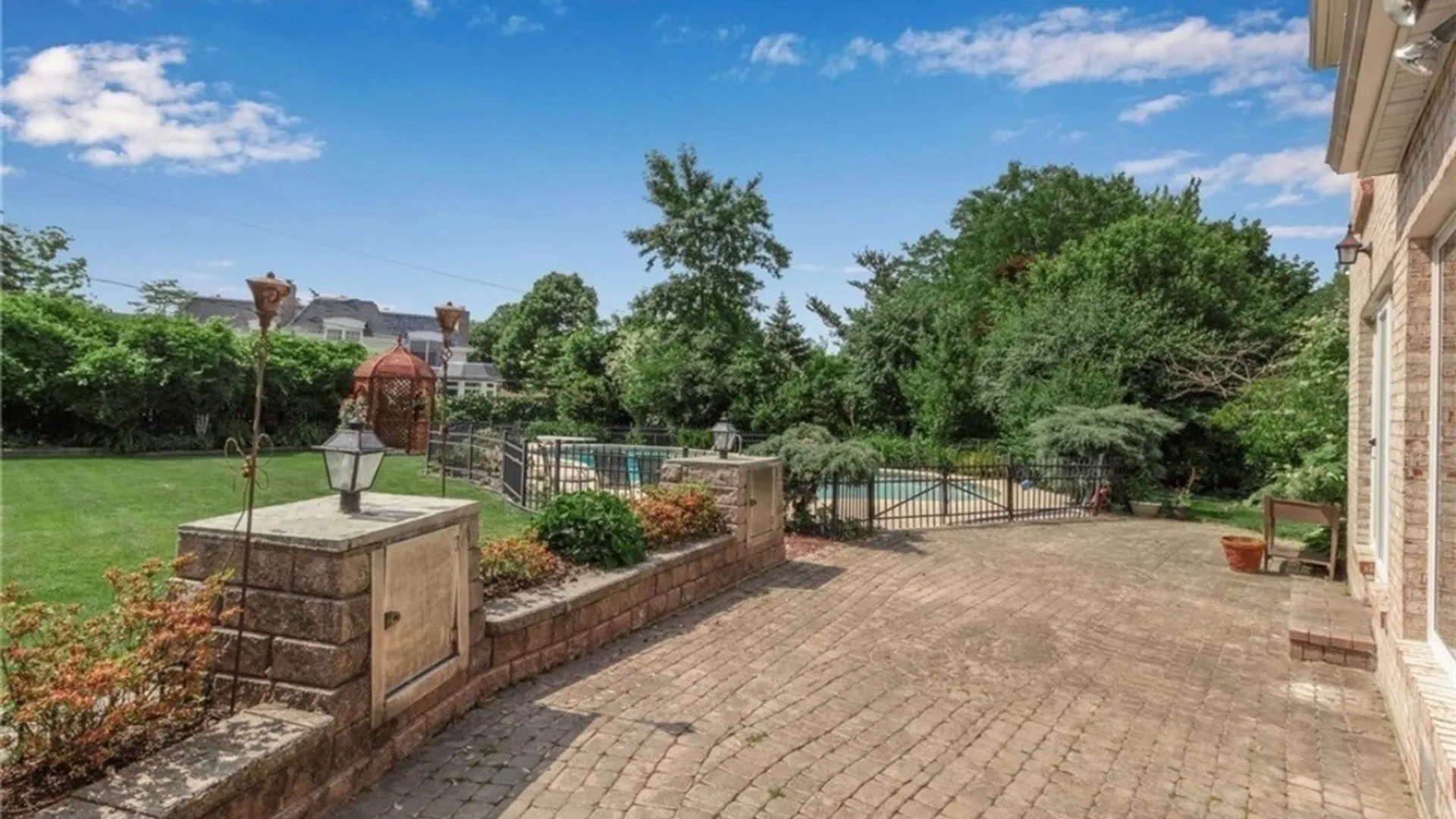 Property at 393 Dan Troy Drive, Amherst, NY 14221 30