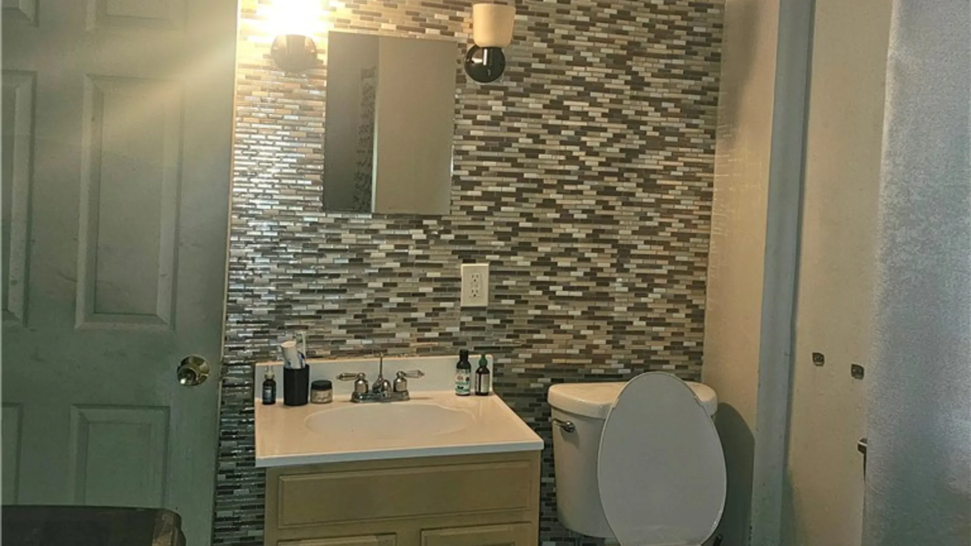 Property at 209 Ferry, Buffalo, NY 14213 14