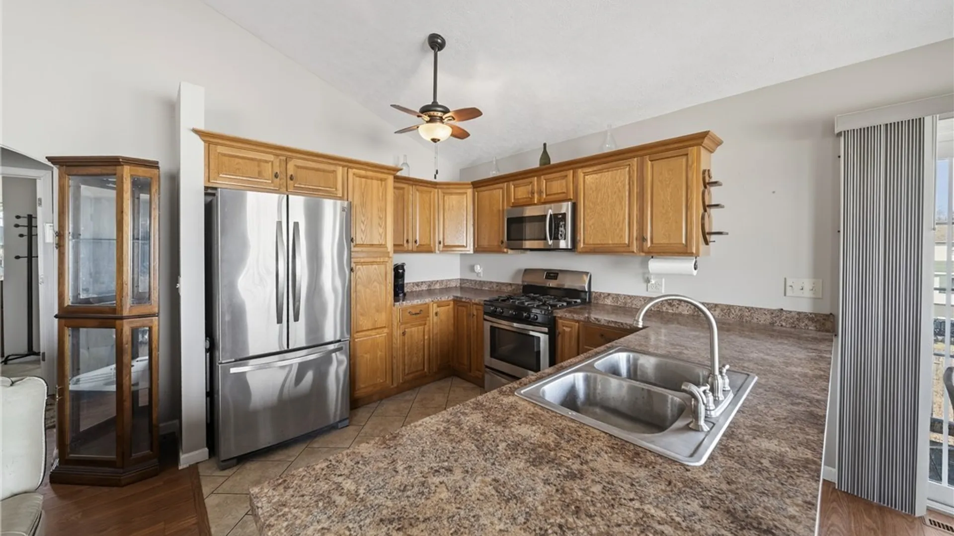 Property at 7113 Lakeshore Rd, Cicero, NY 13039 12