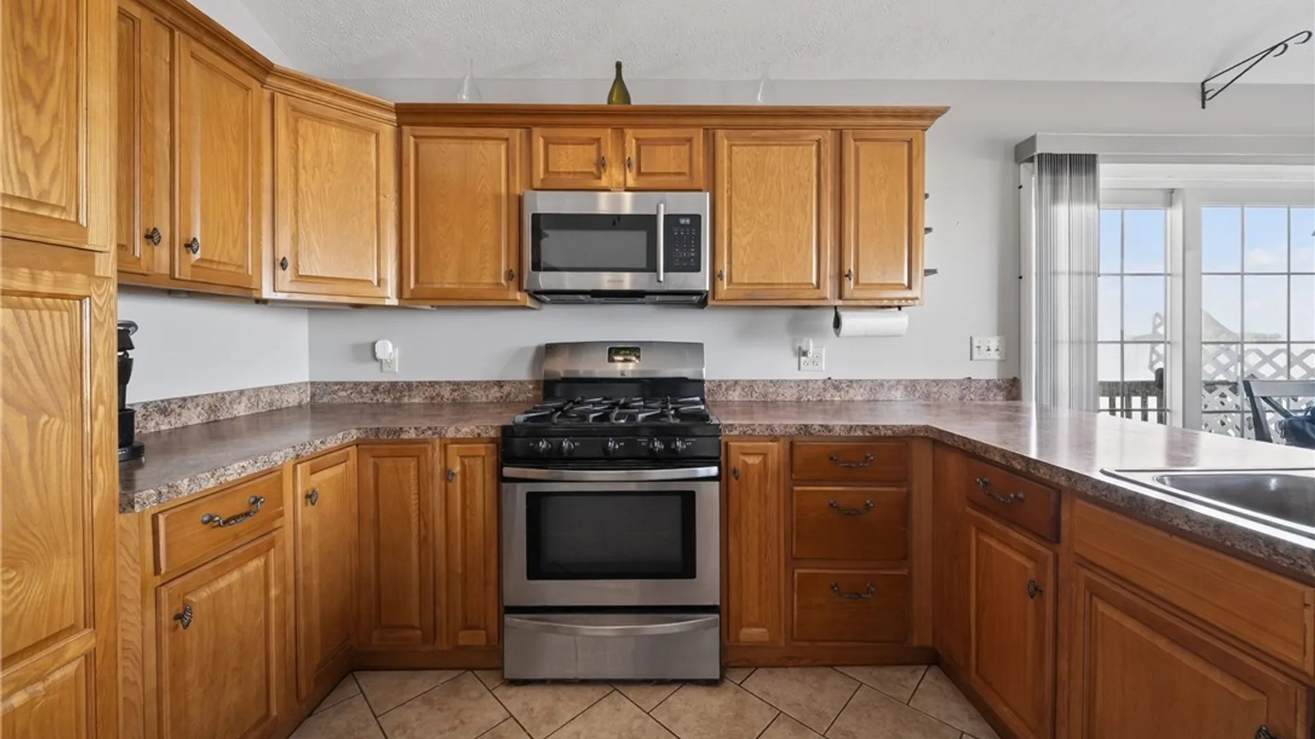 Property at 7113 Lakeshore Rd, Cicero, NY 13039 13