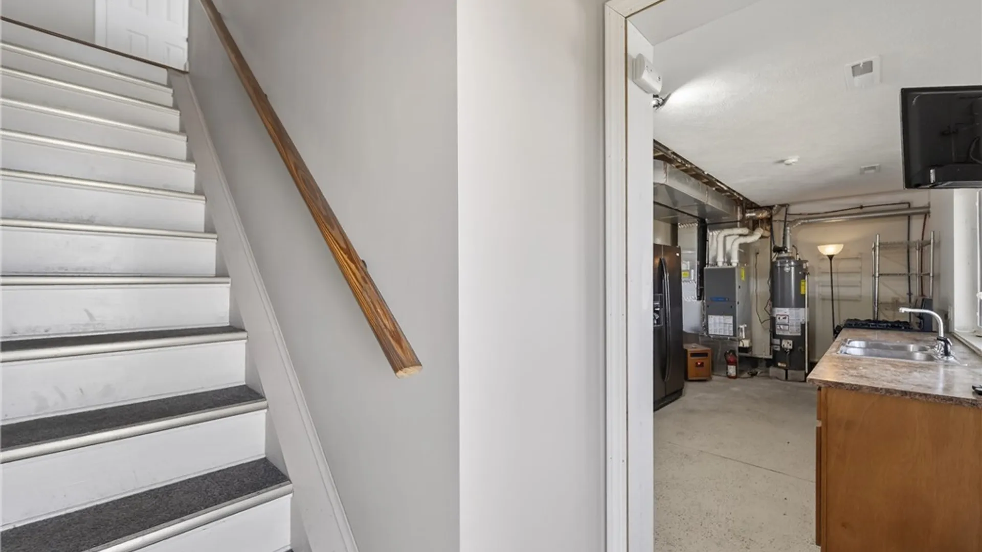 Property at 7113 Lakeshore Rd, Cicero, NY 13039 31