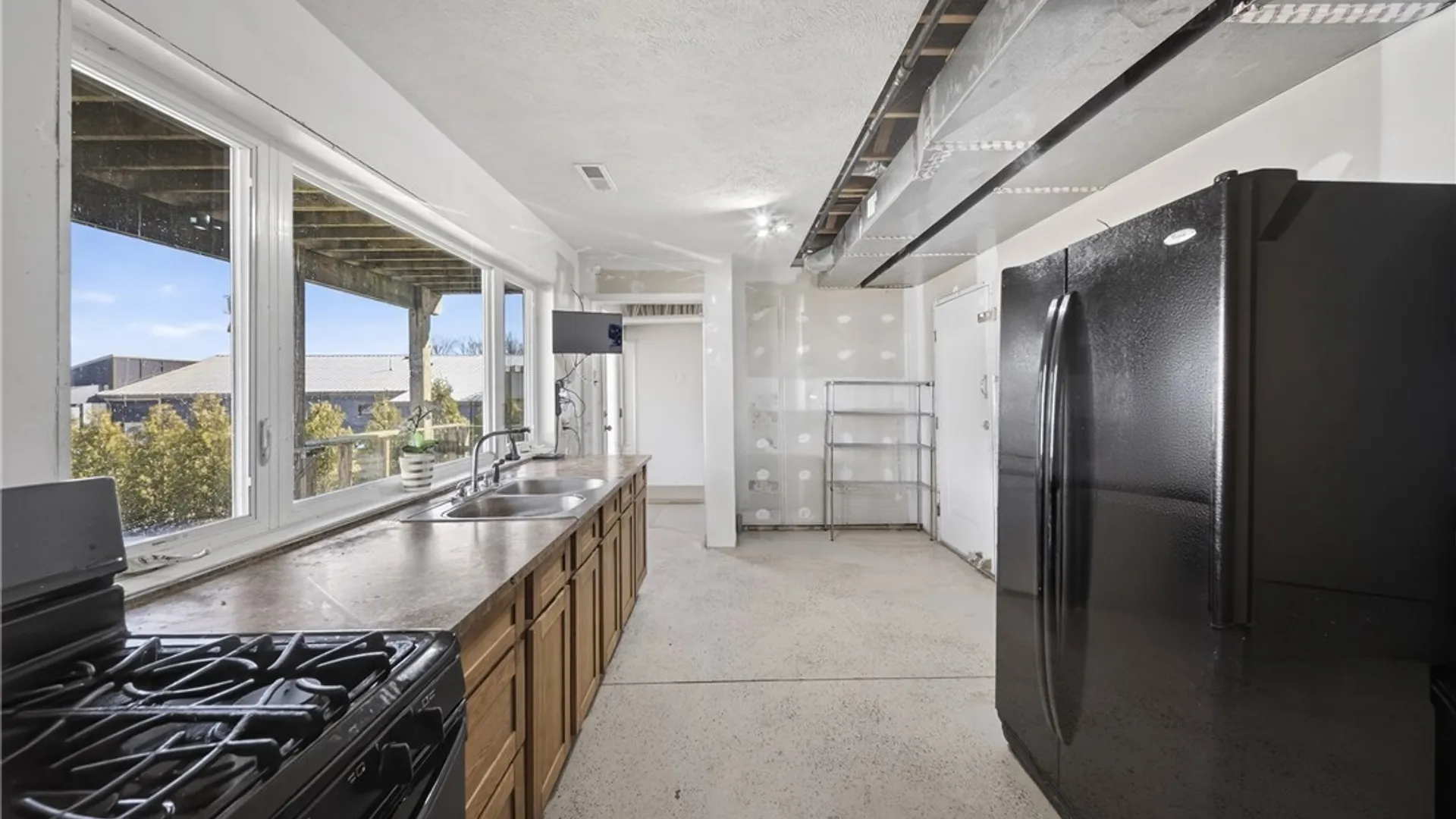 Property at 7113 Lakeshore Rd, Cicero, NY 13039 34