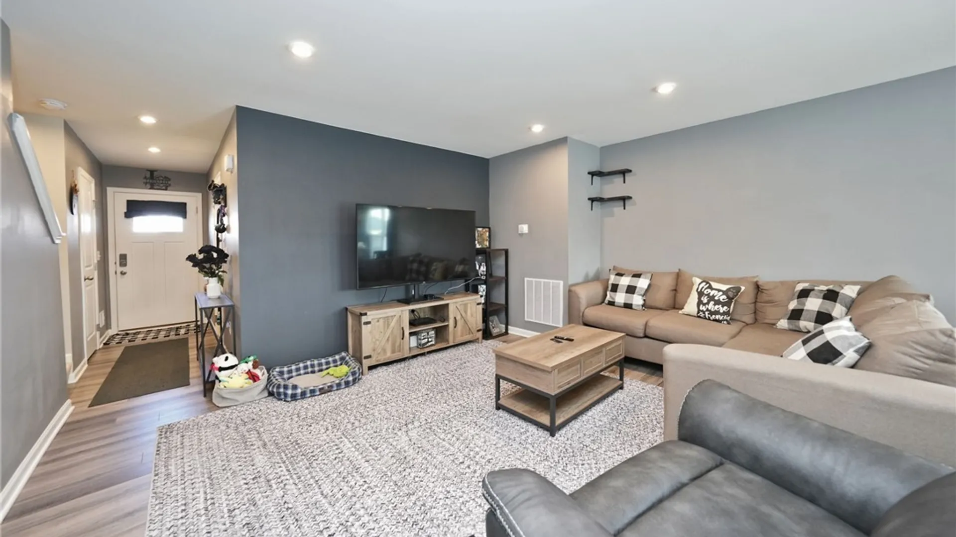 Property at 117 South Drive, West Seneca, NY 14218 5