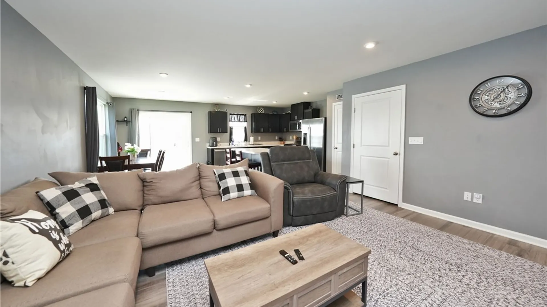 Property at 117 South Drive, West Seneca, NY 14218 7