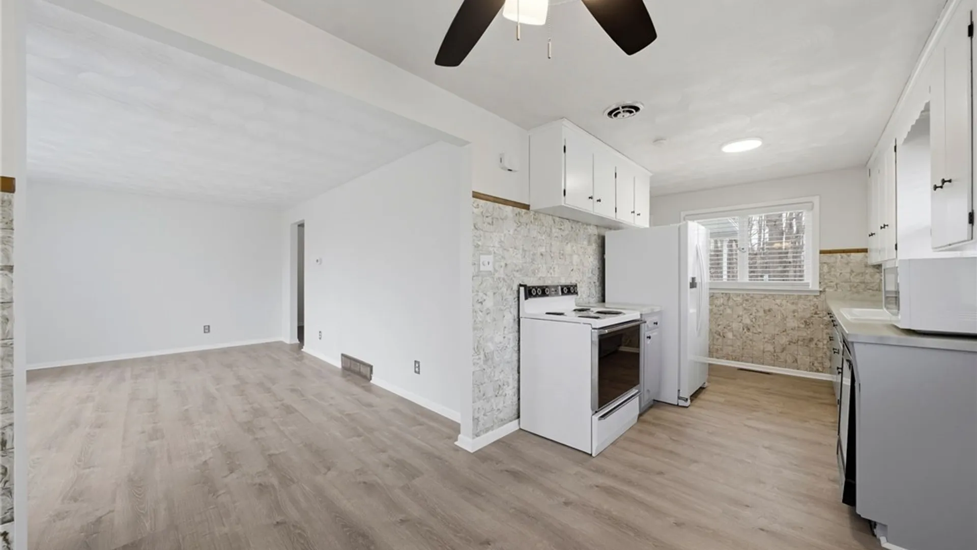 Property at 7383 Saint Joseph Road, Niagara, NY 14304 10