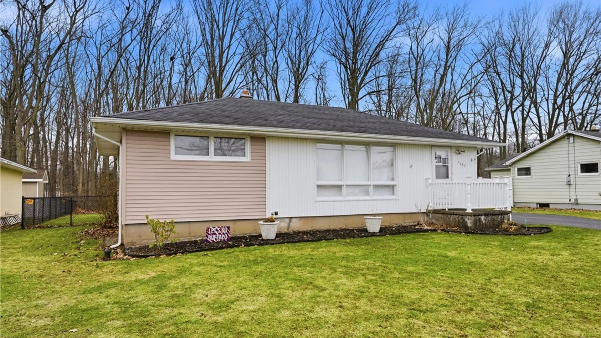 Property at 7383 Saint Joseph Road, Niagara, NY 14304 3