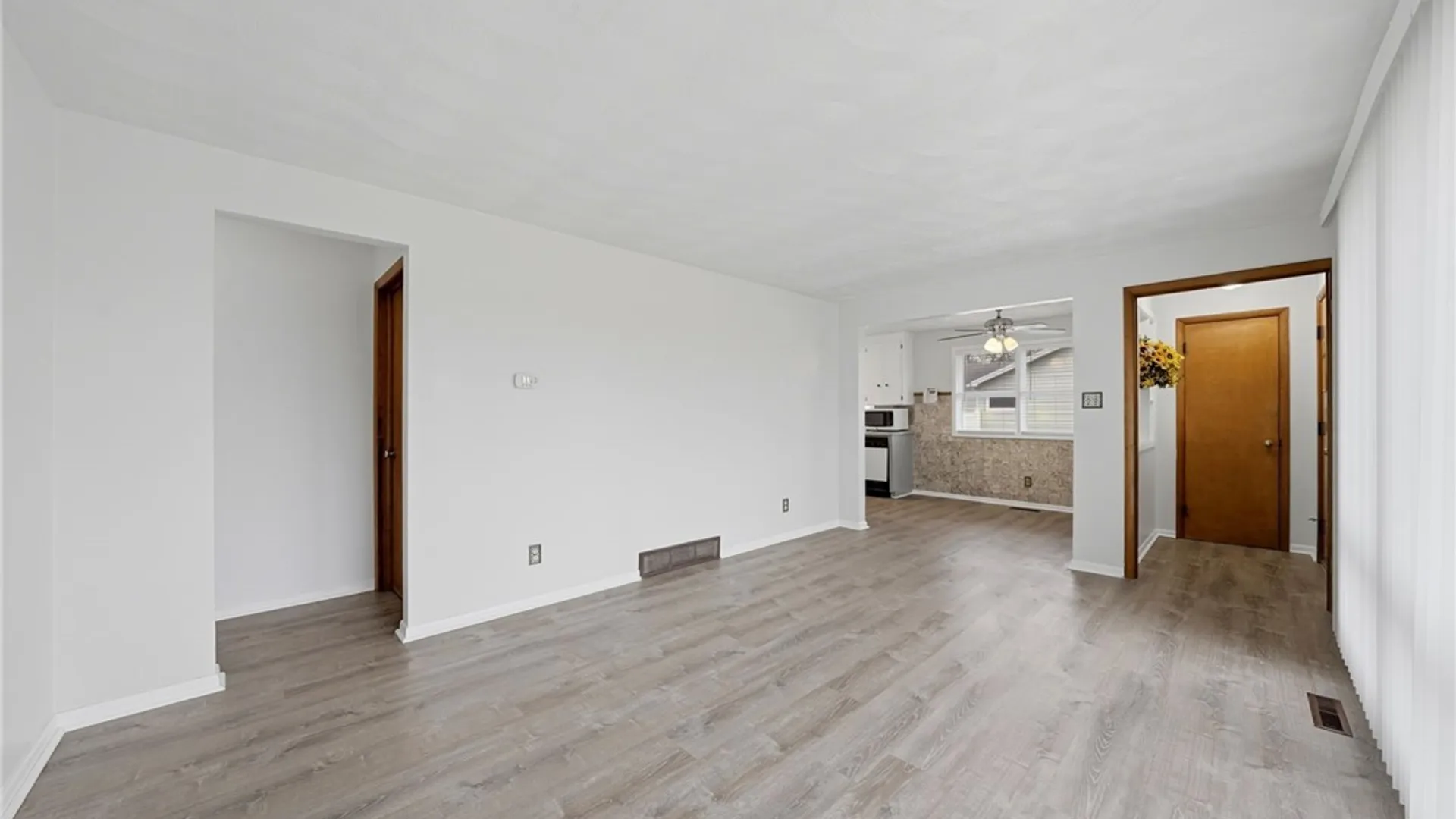 Property at 7383 Saint Joseph Road, Niagara, NY 14304 4