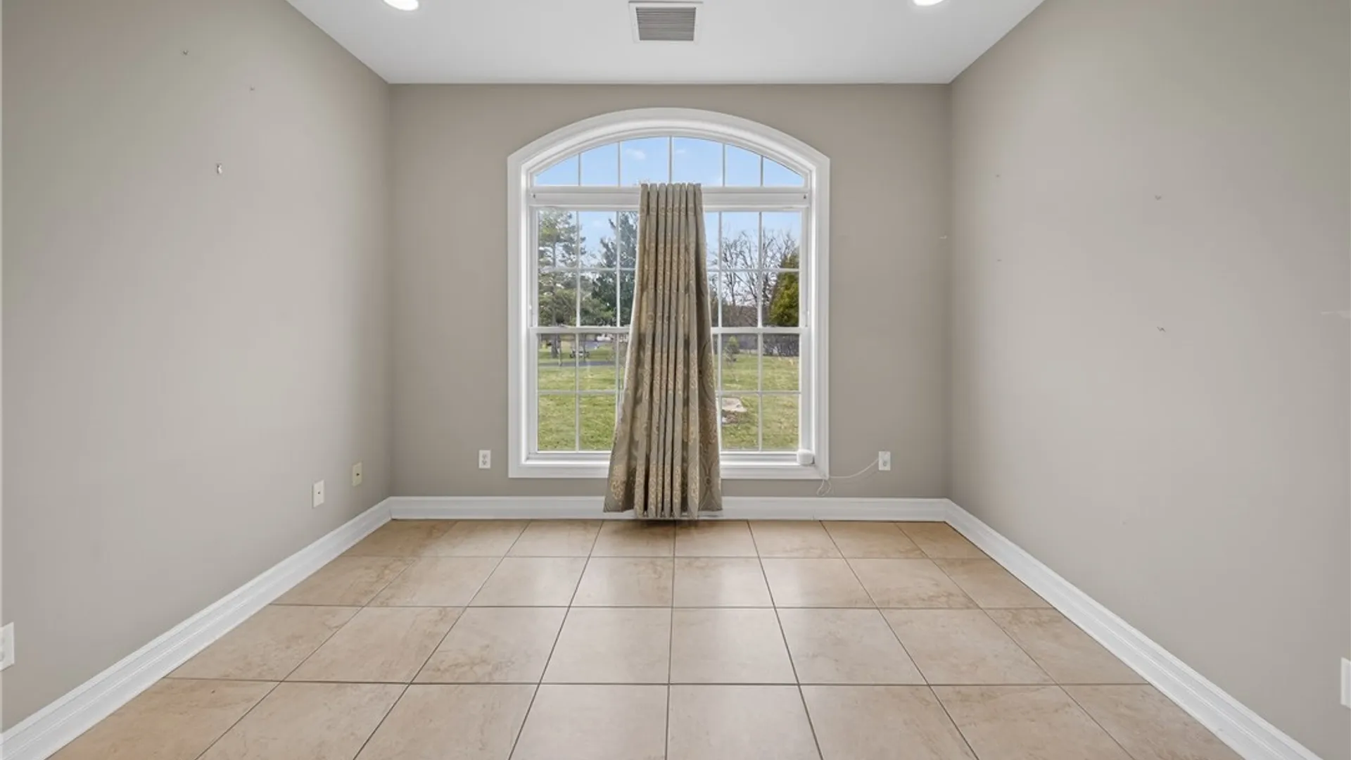 Property at 305 Lafayette Road, Syracuse, NY 13205 36