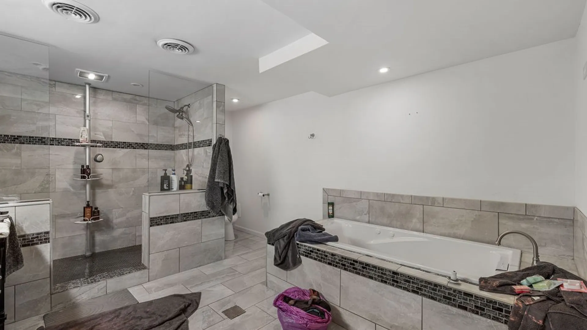 Property at 7813 Buffalo Avenue, Niagara Falls, NY 14304 32