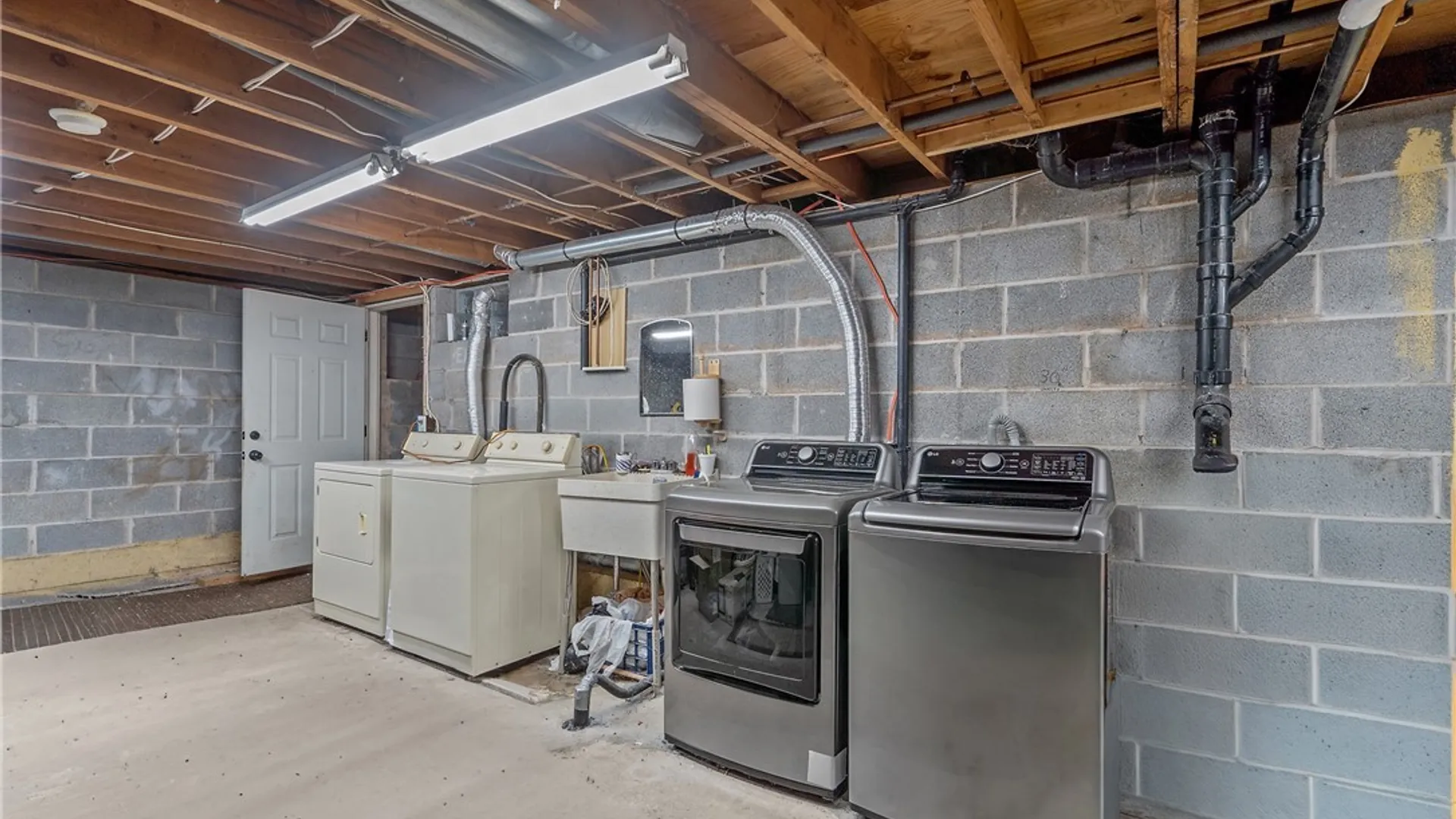 Property at 111 Bonnie Drive, Geddes, NY 13209 38