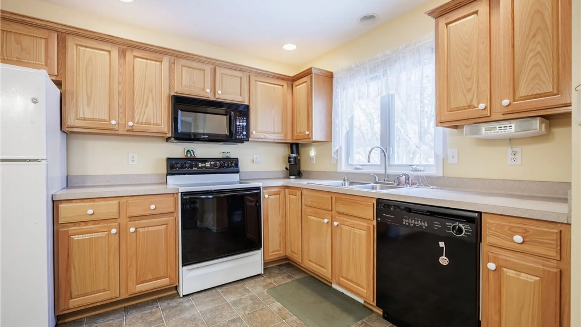 Property at 18 Shirleen Drive, Parma, NY 14468 9