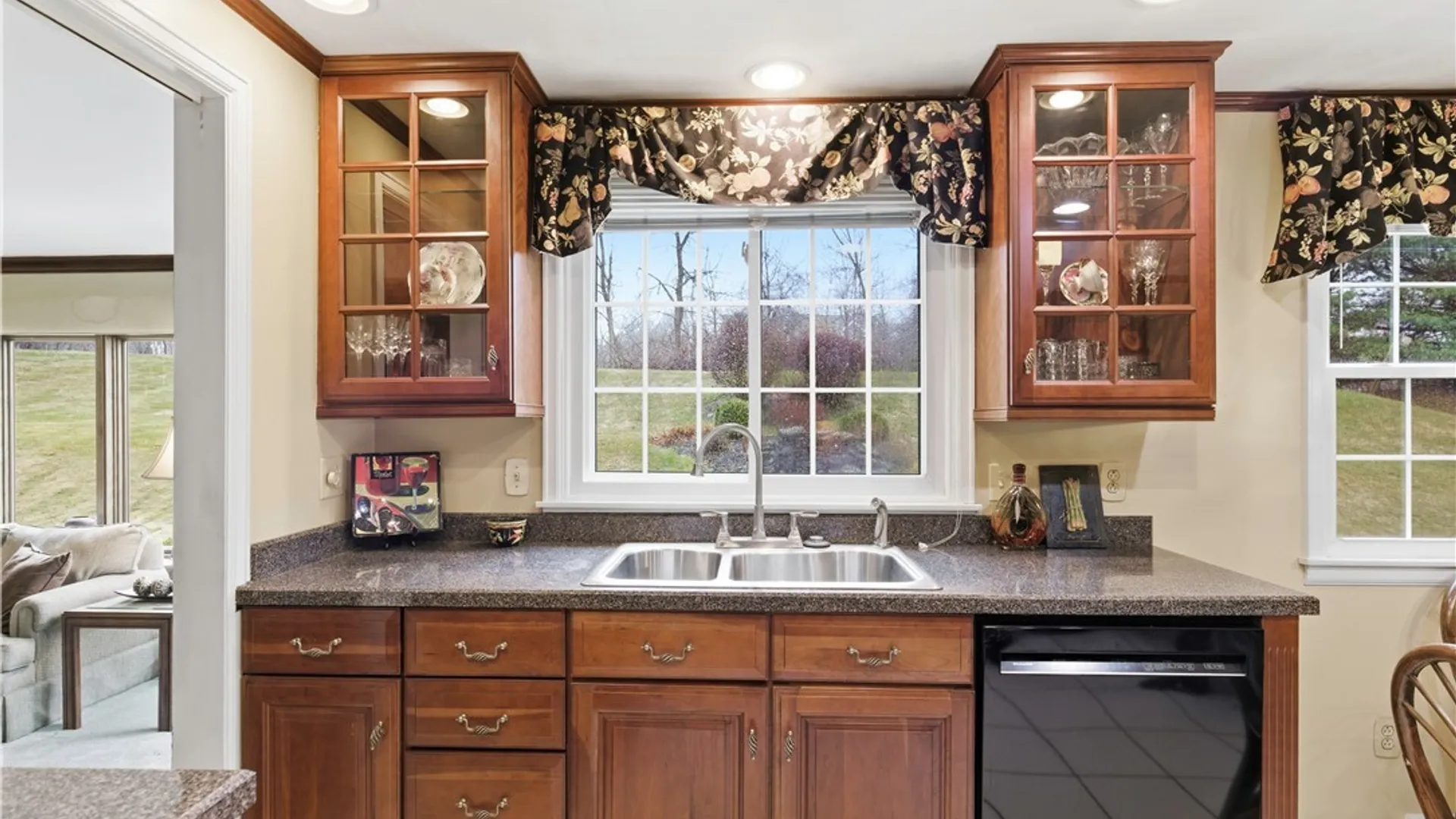 Property at 112 Southwest Way, Camillus, NY 13031 7